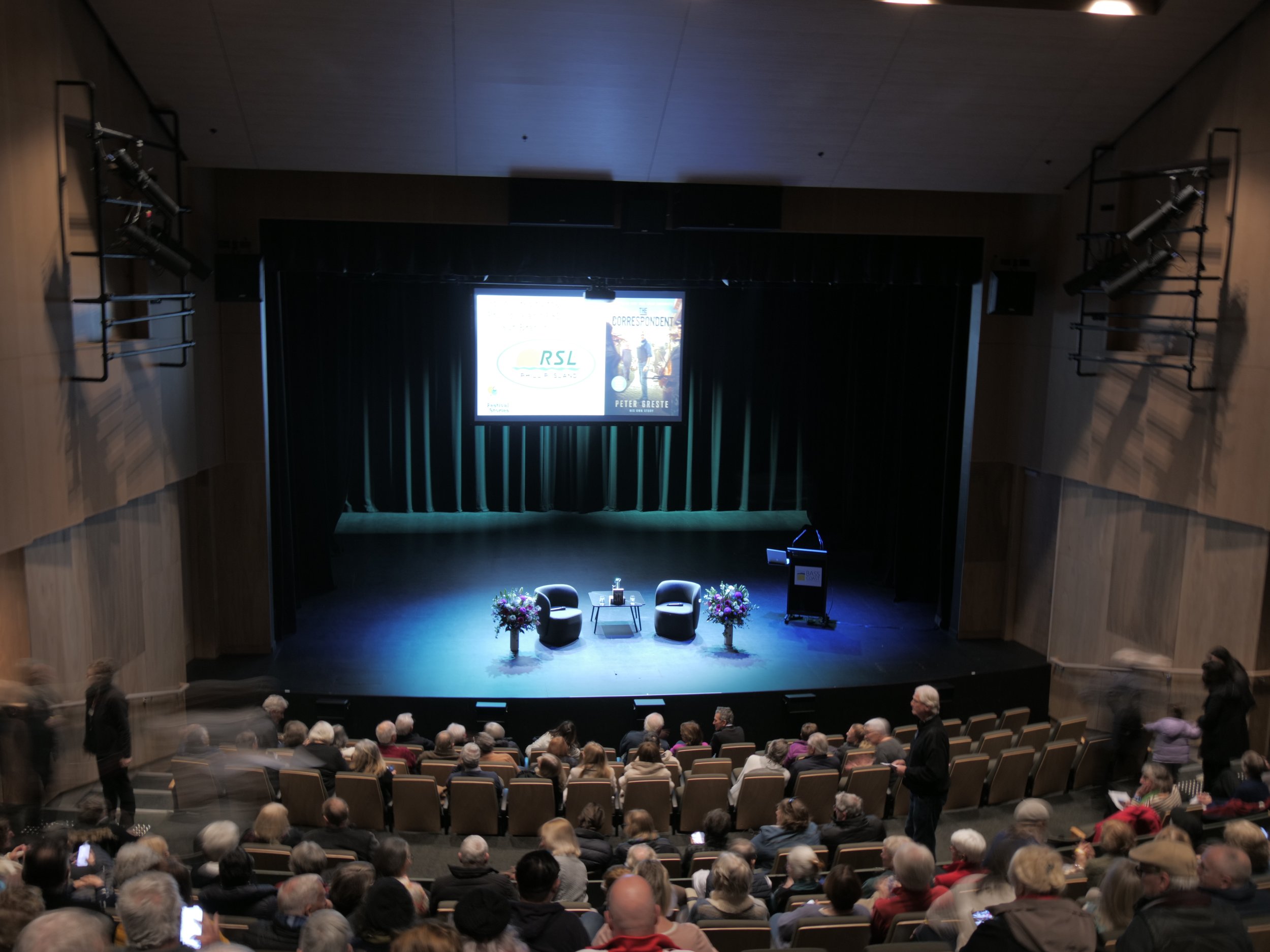 Theatre-Lumix.JPG