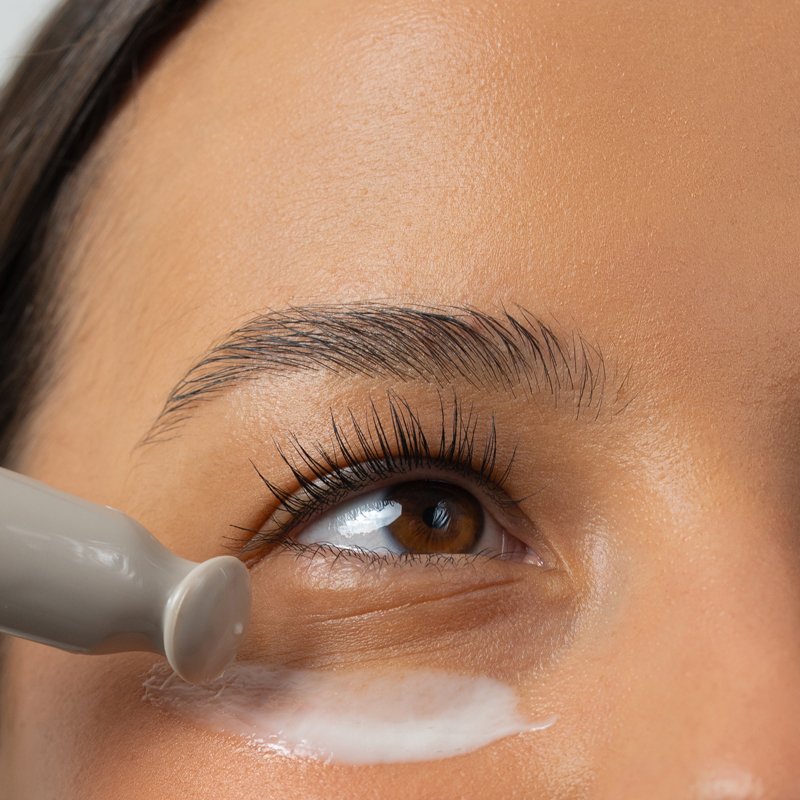 INSKIN.CO-Blur-Hydrating-Eye-Cream-Promo-8-800px.jpg