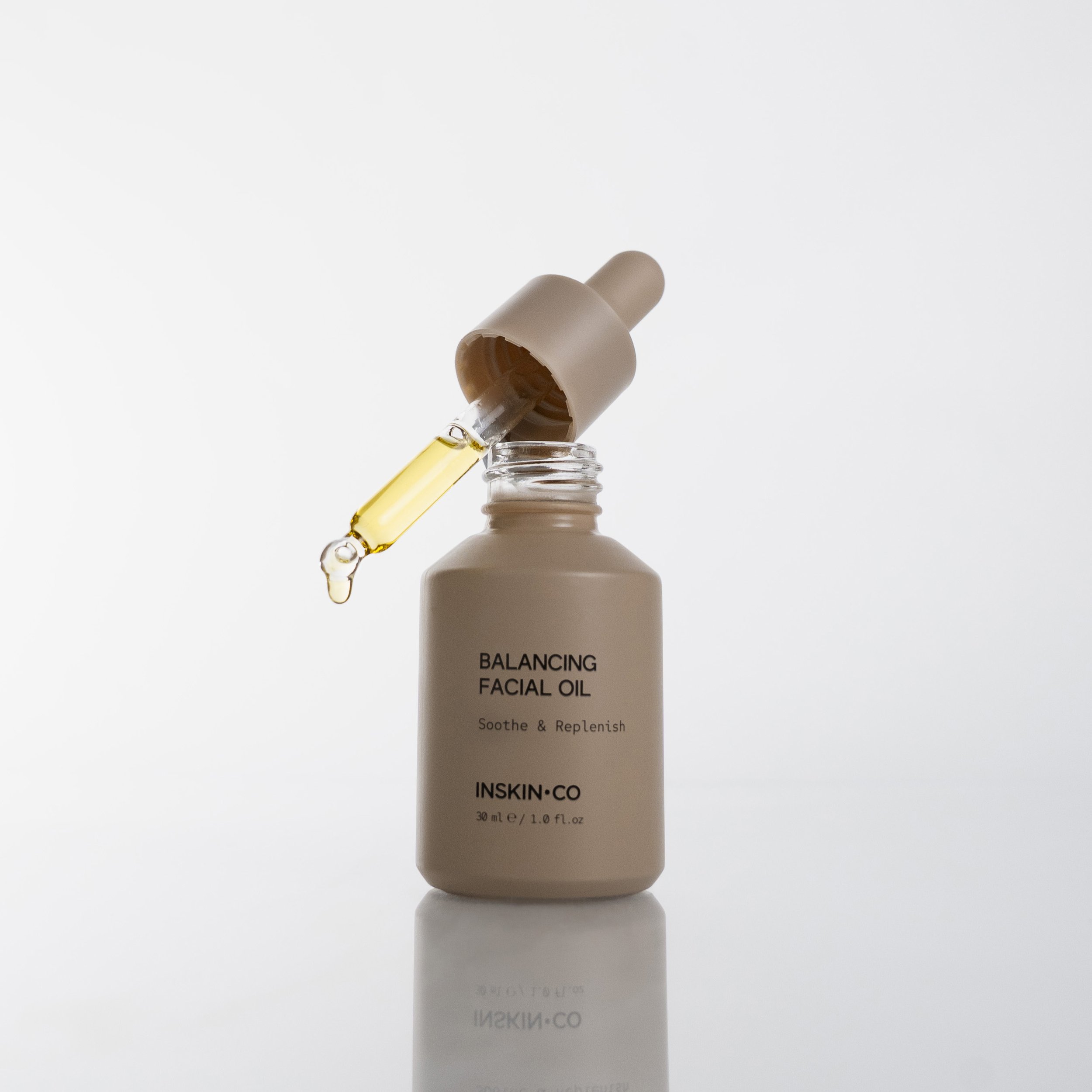 INSKIN.CO-Balancing.Facial-Oil-Promo-3-2696px.jpg