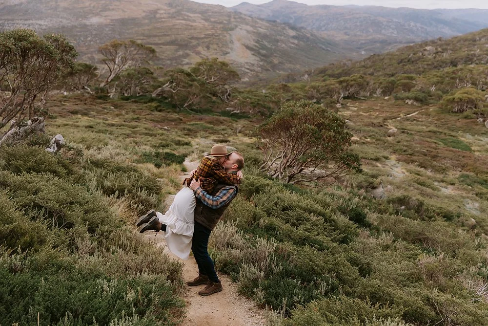 Having a small wedding in Cabnverra or the south coast NSW doesn't mean skimping on beautiful wedding potography.