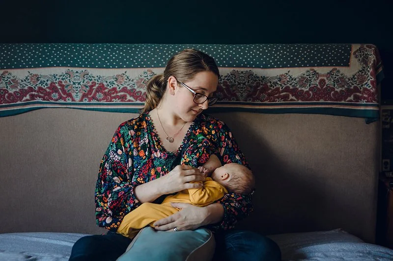 Mum and bay photos with Canberra newborn photographer Tracy Lee Photography.