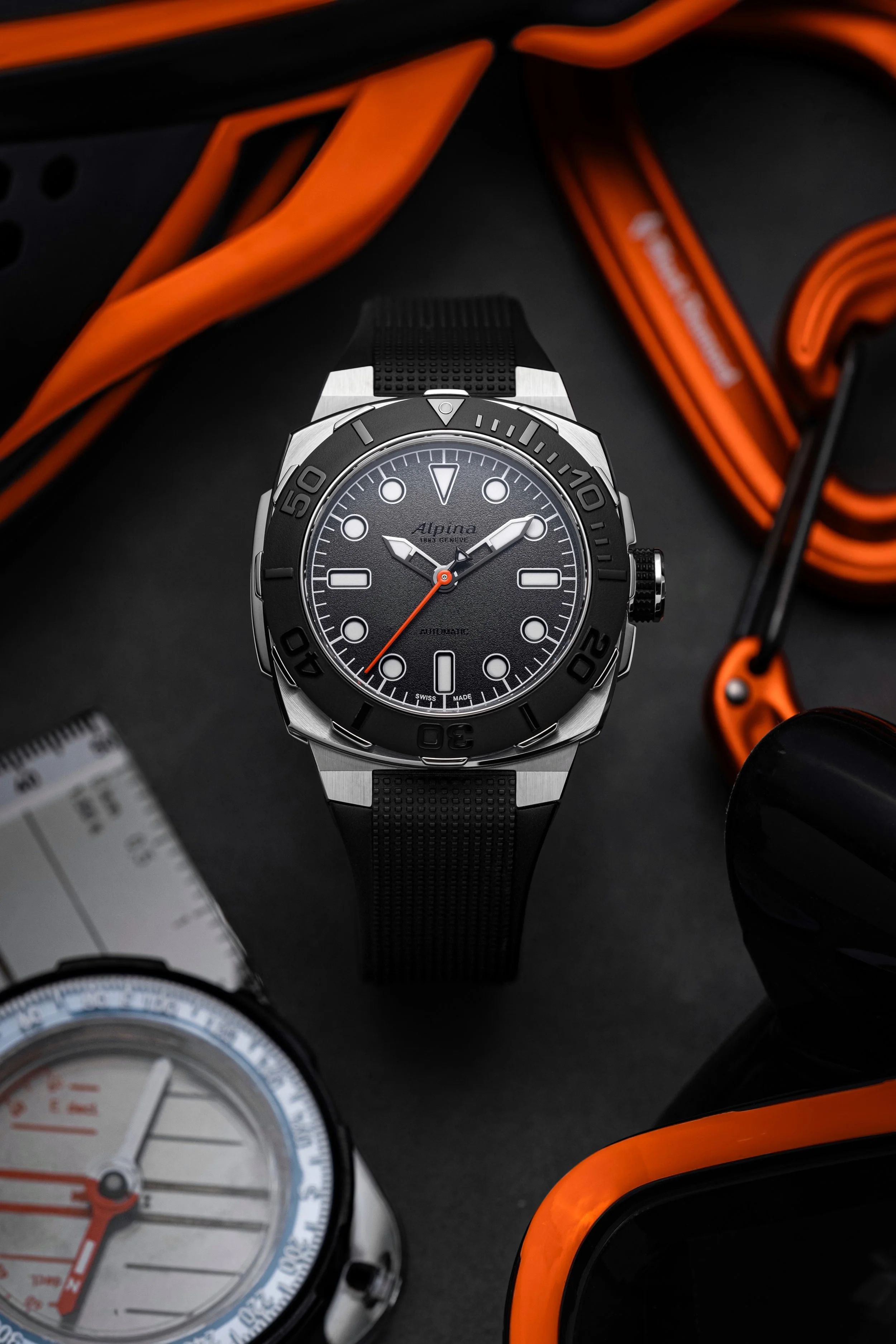 Alpina-The-Real-Time-Show-Seastrong-Diver-Extreme-Automatic-1.jpg