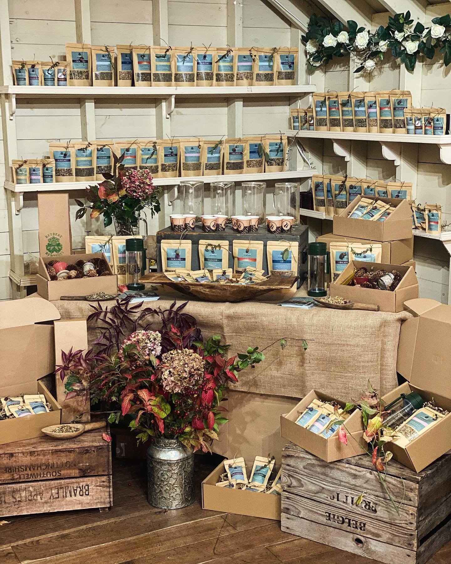 It was such a joy to go and offer a herbal tea meditation @yourmategingerkate wellness event this weekend. Retreat remedies all hand tied and beautiful transformed their little space and the teas blends spoke for themselves as people were able to try