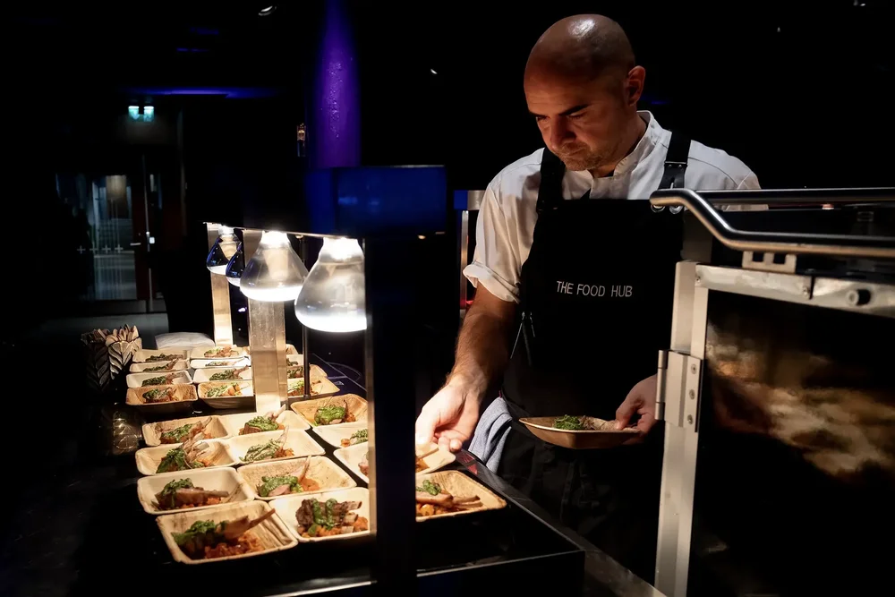 Lekker servering fra The Food Hub på Rebel