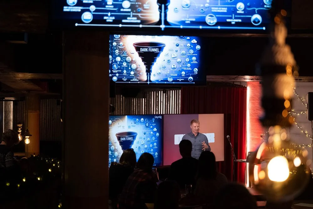 Kveldsarrangement i SKRAA på Rebel