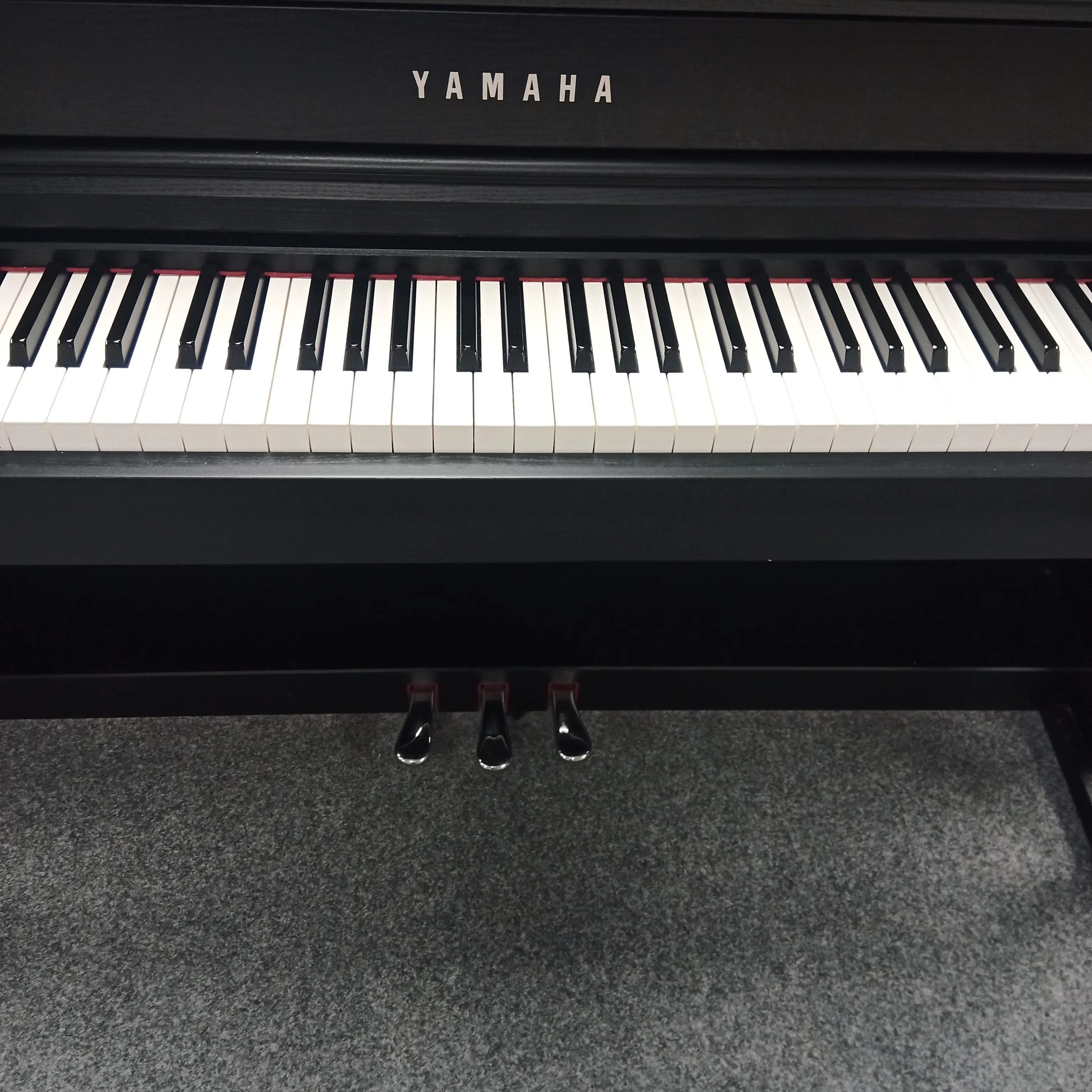 Yamaha CLP-735 Digital - 6.jpg