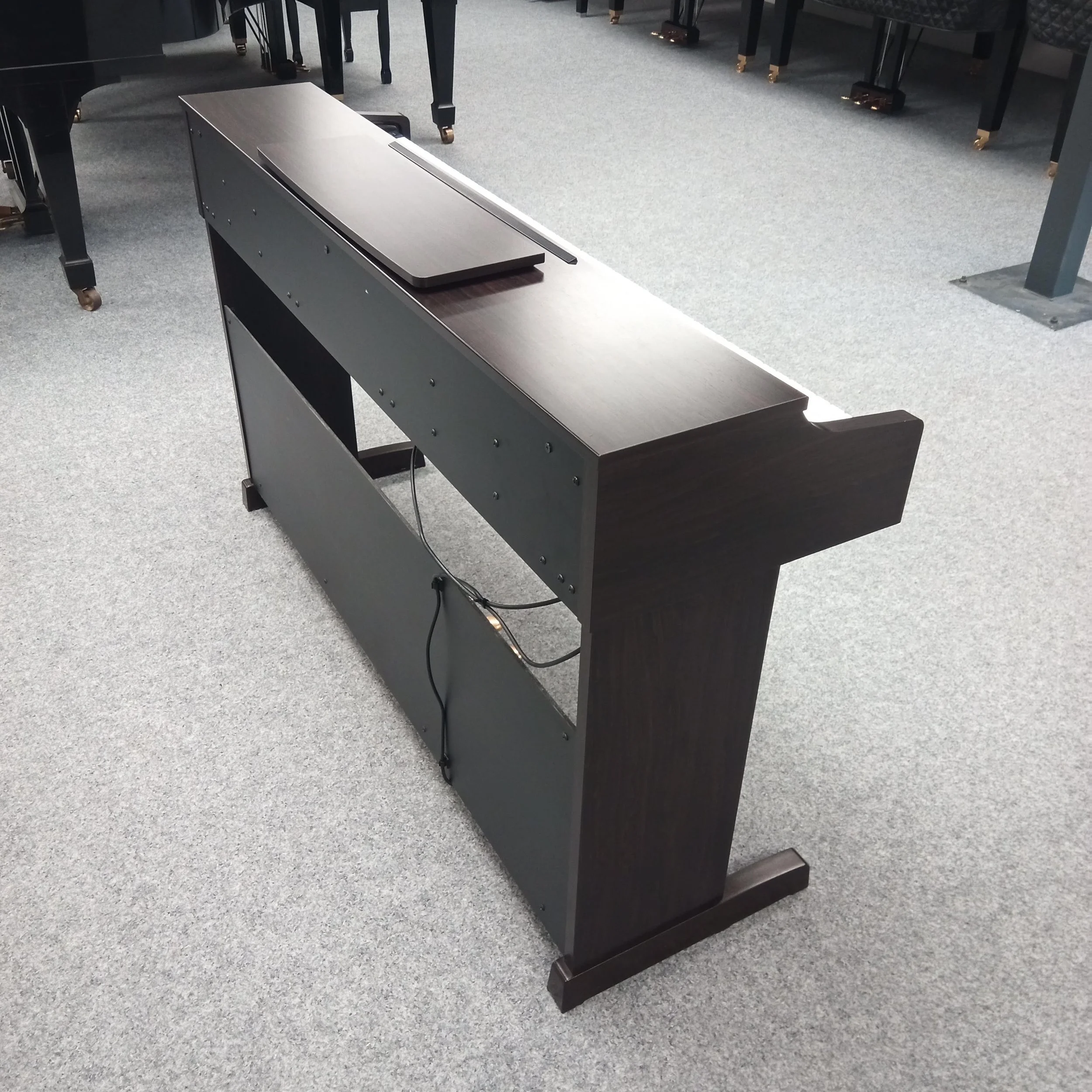 Yamaha YDP 162 Digital Piano - 6.jpg
