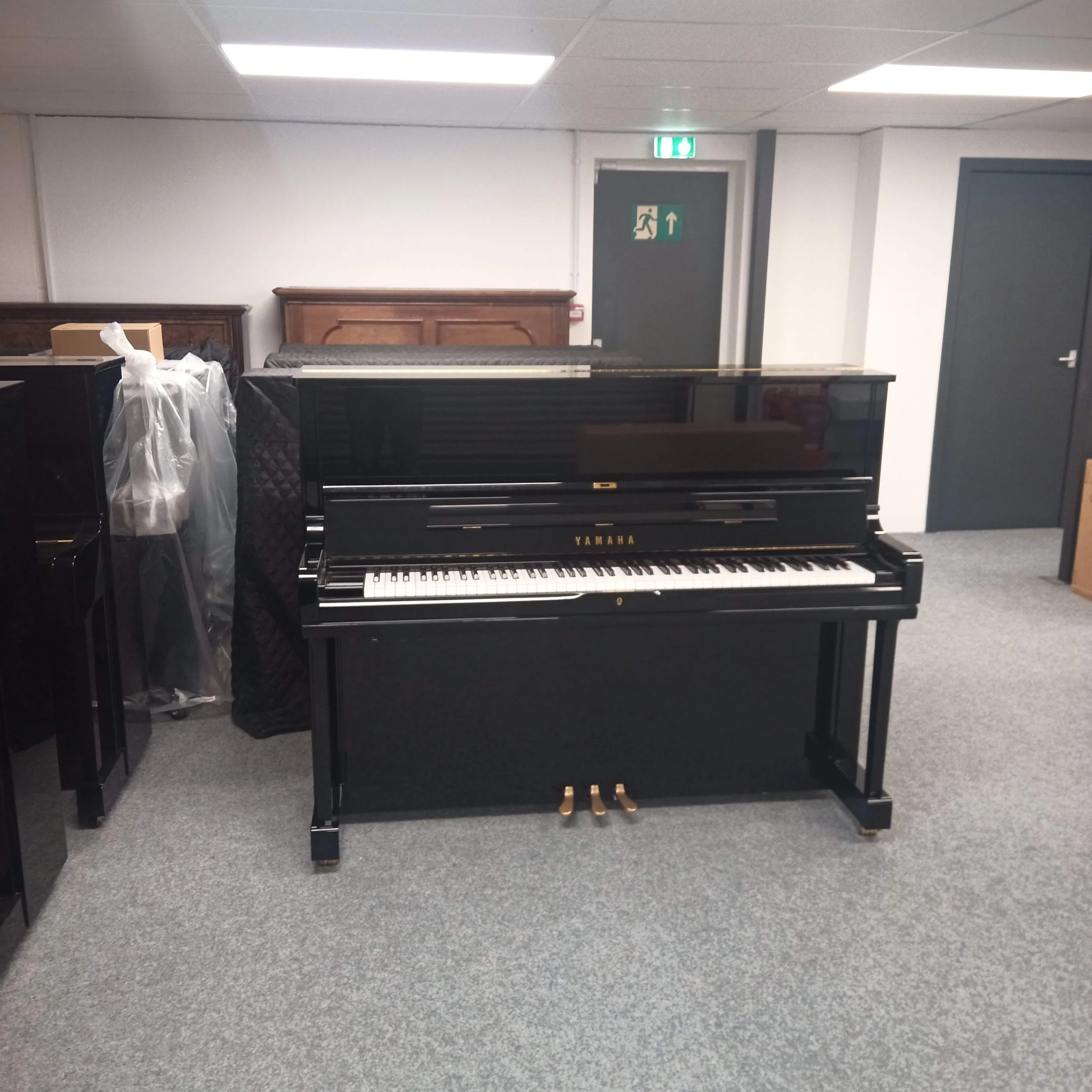 Yamaha U1 Disklavier - 1.jpg