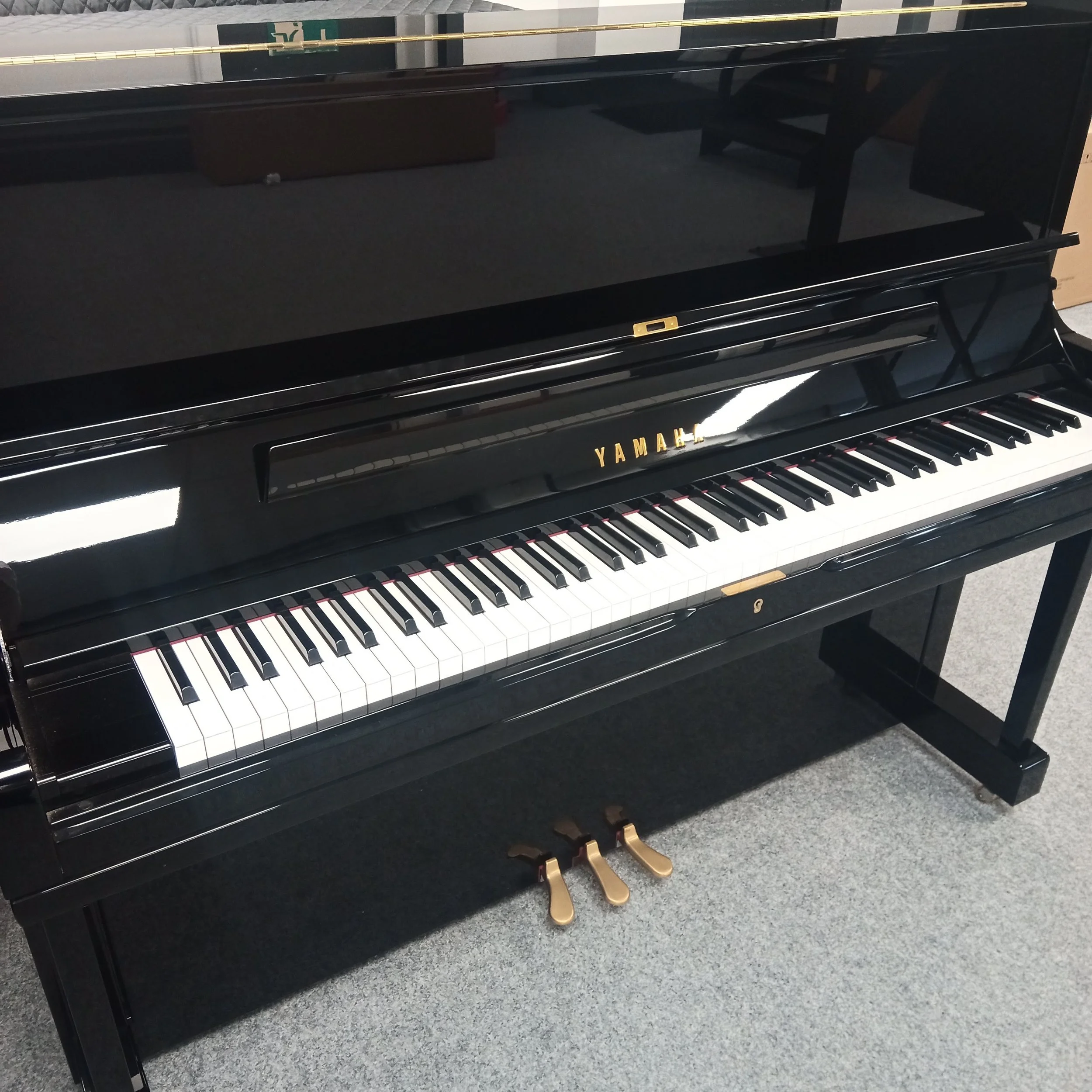 Yamaha U1 Disklavier - 2.jpg
