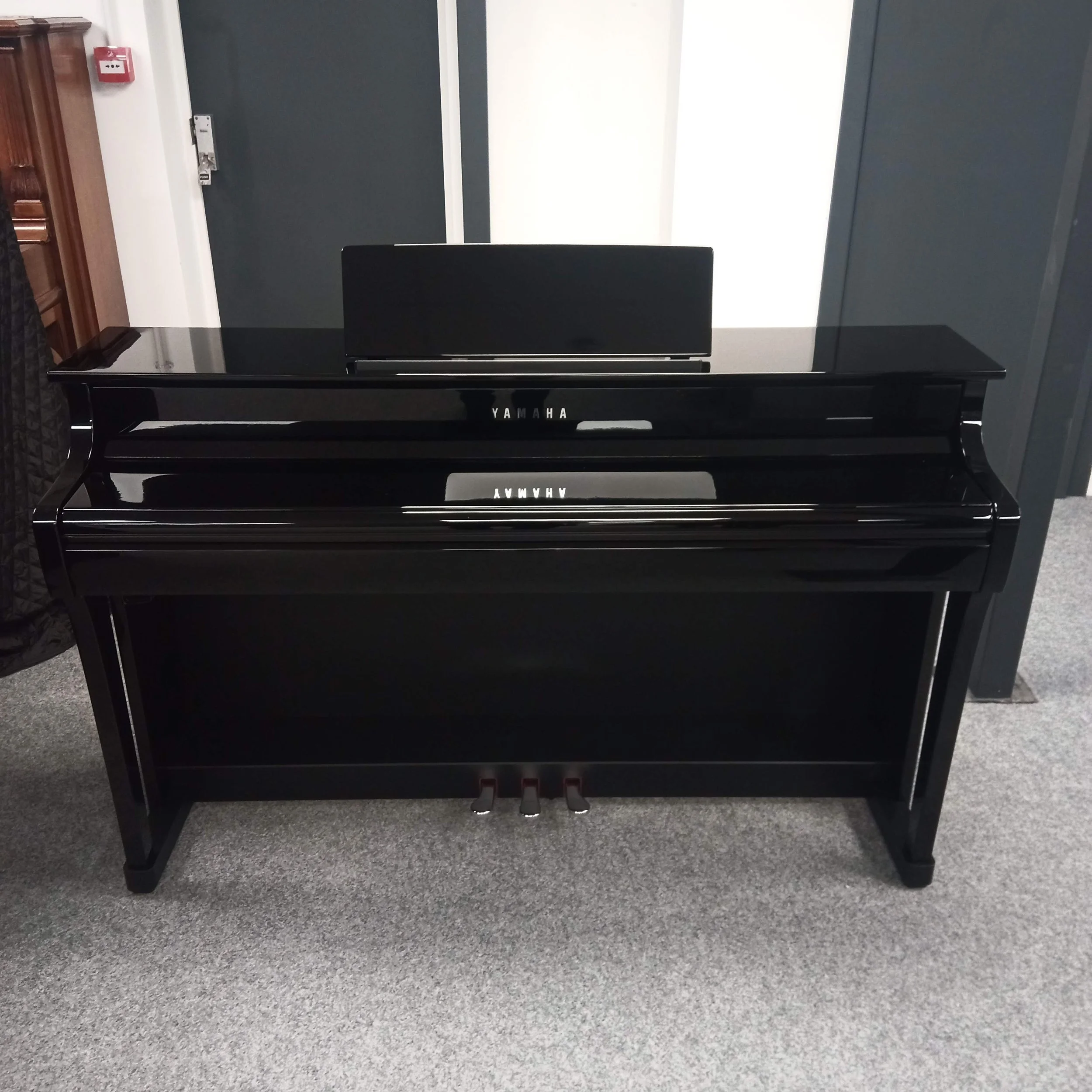 Yamaha CLP-835 Digital - 7.jpg