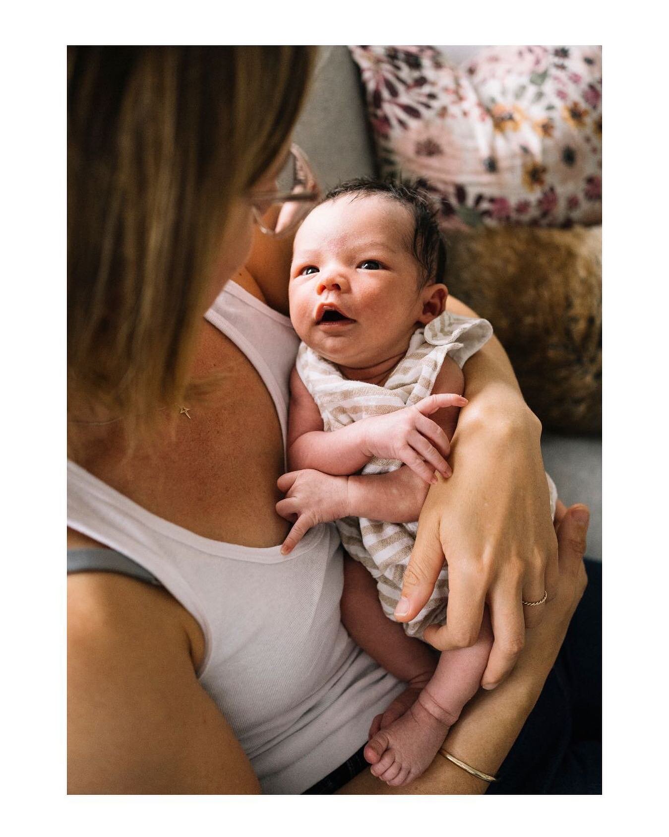 A brand new mother and her brand new tiny person ❤️

I make relaxed photos of you and your littlest loves at home. You can contact me through my website for more info or to book yourself a session. I&rsquo;ve only got a few spots left before the end 