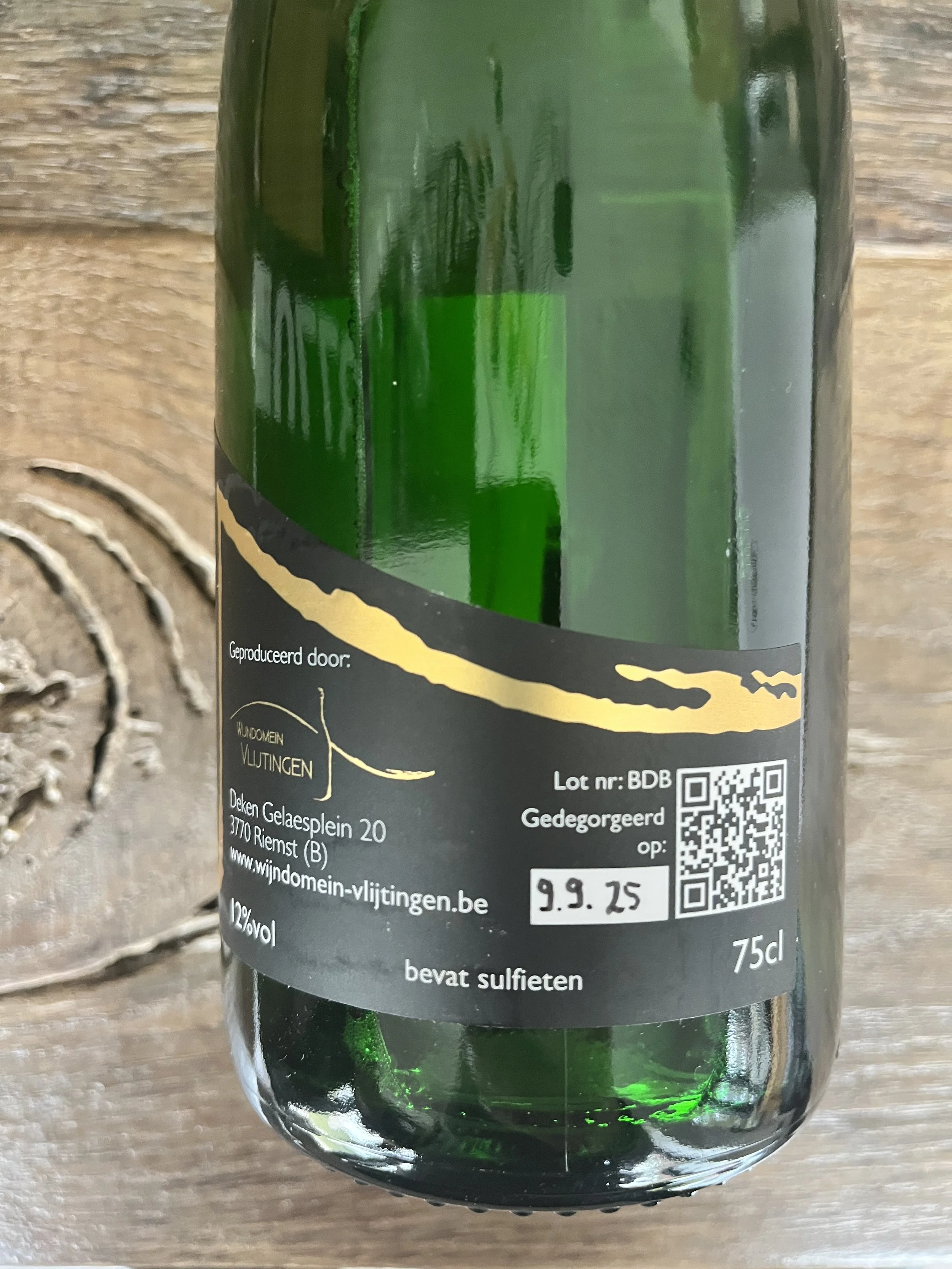 2025 Wijndomein Vlijtingen Blanc de Blancs 2021 achterkant.jpg