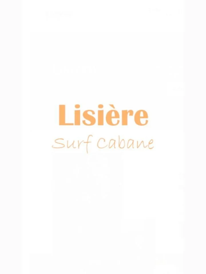 Landing Page &amp; Storytelling pour Lisi&egrave;re Surf Cabane 🏕️🌰
Livrables :
🫟🖌️Identit&eacute; visuelle
✍️Manifeste/Storytelling de la marque
🔗Landing Page du site web
.

Lisi&egrave;re est un projet pour le moment fictif, il a &eacute;t&eac