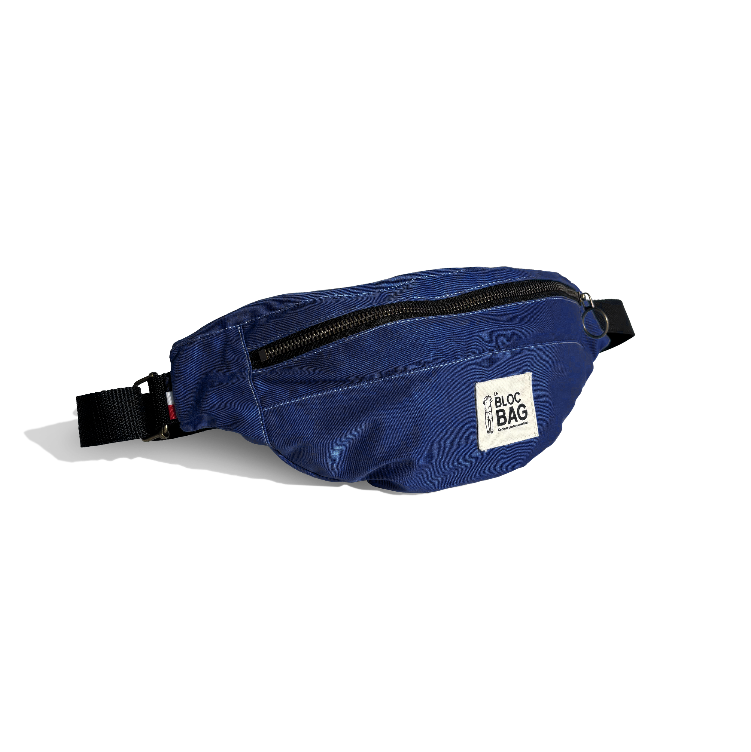Vue trois quart_Le bloc bag banana_Bleu foncé.png