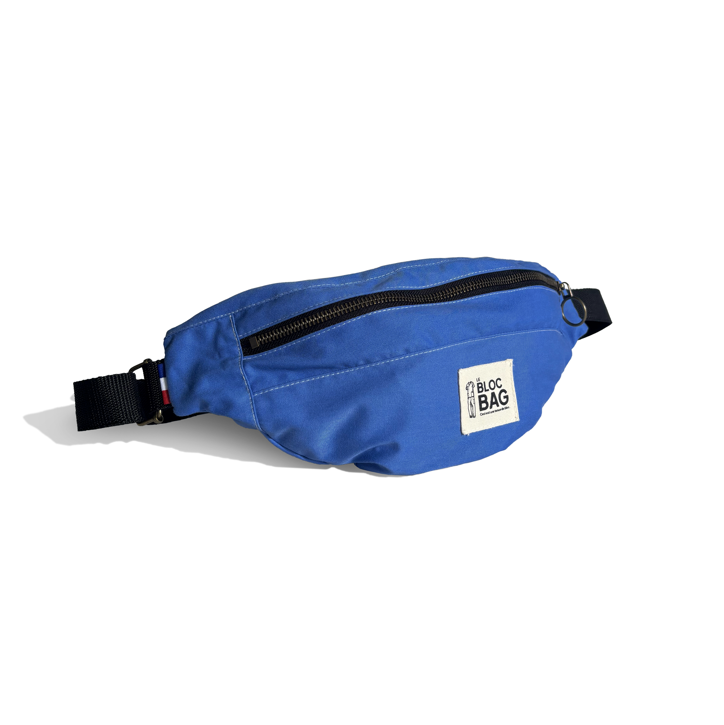 Vue trois quart_Le bloc bag banana_Bleu intense.png