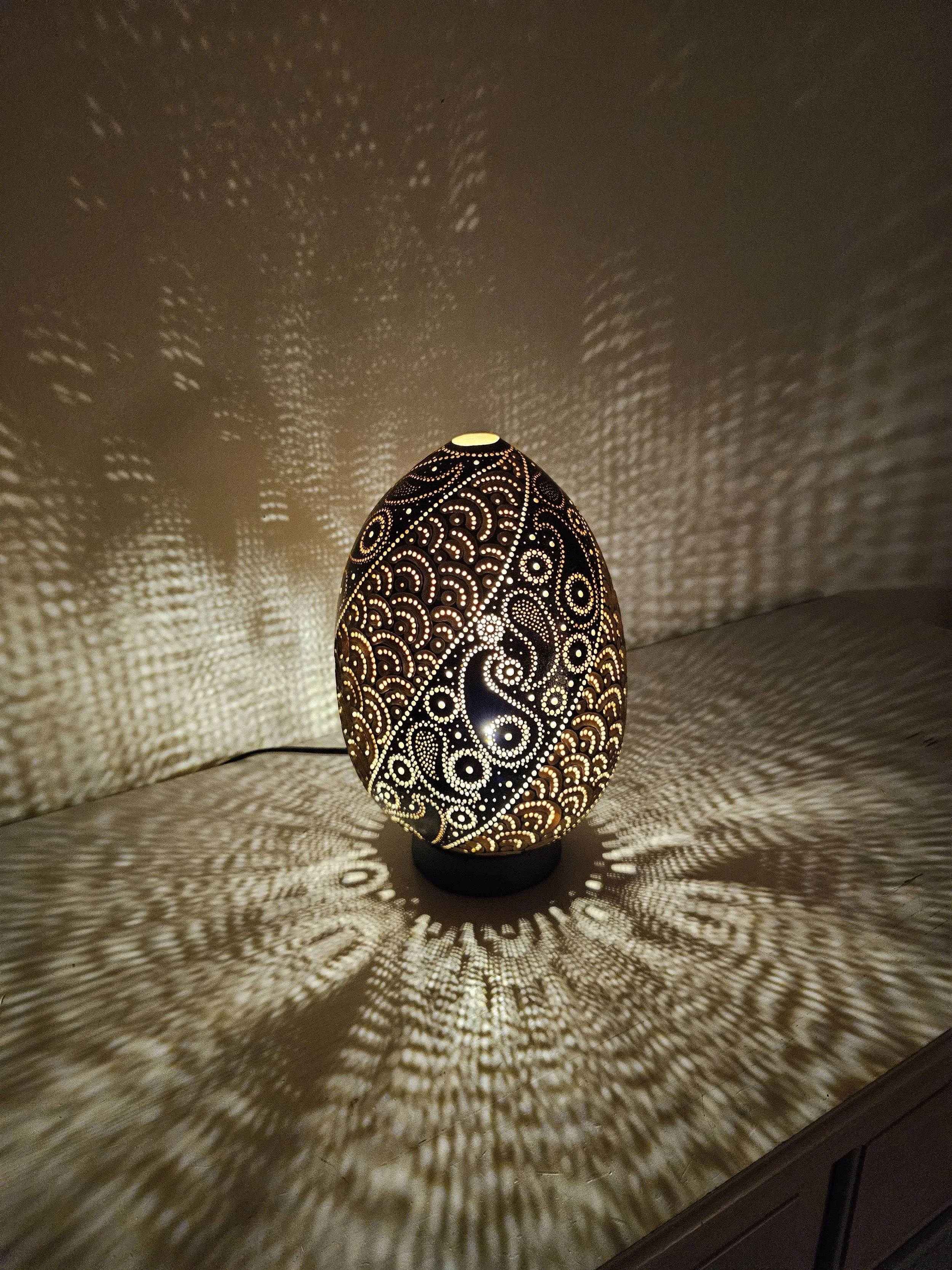 Paisley Glow - A green and gold shimmer