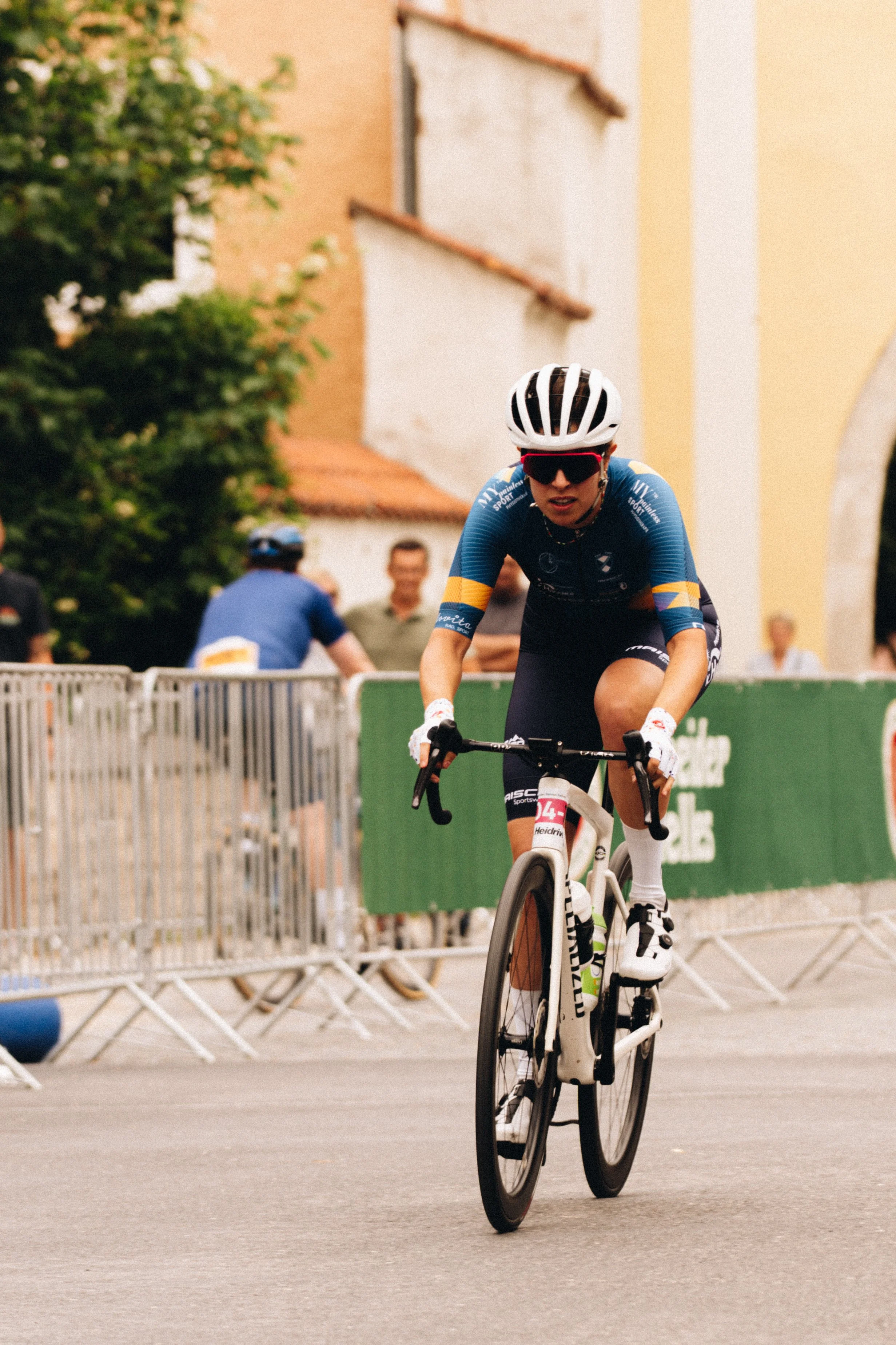 _A732822_15-18-09.jpeg