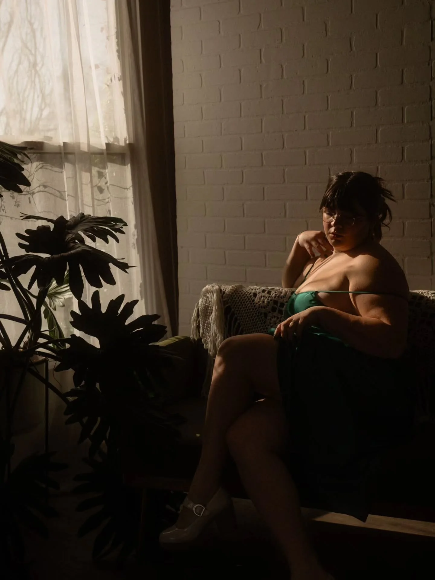 Starting this year's self portraits with a bang!!!

This months theme (for those of you who are keeping up with the self portrait challenge in doing) is favorite color! Mine is green and this green dress immediately came to my mind!! 

Are you doing 