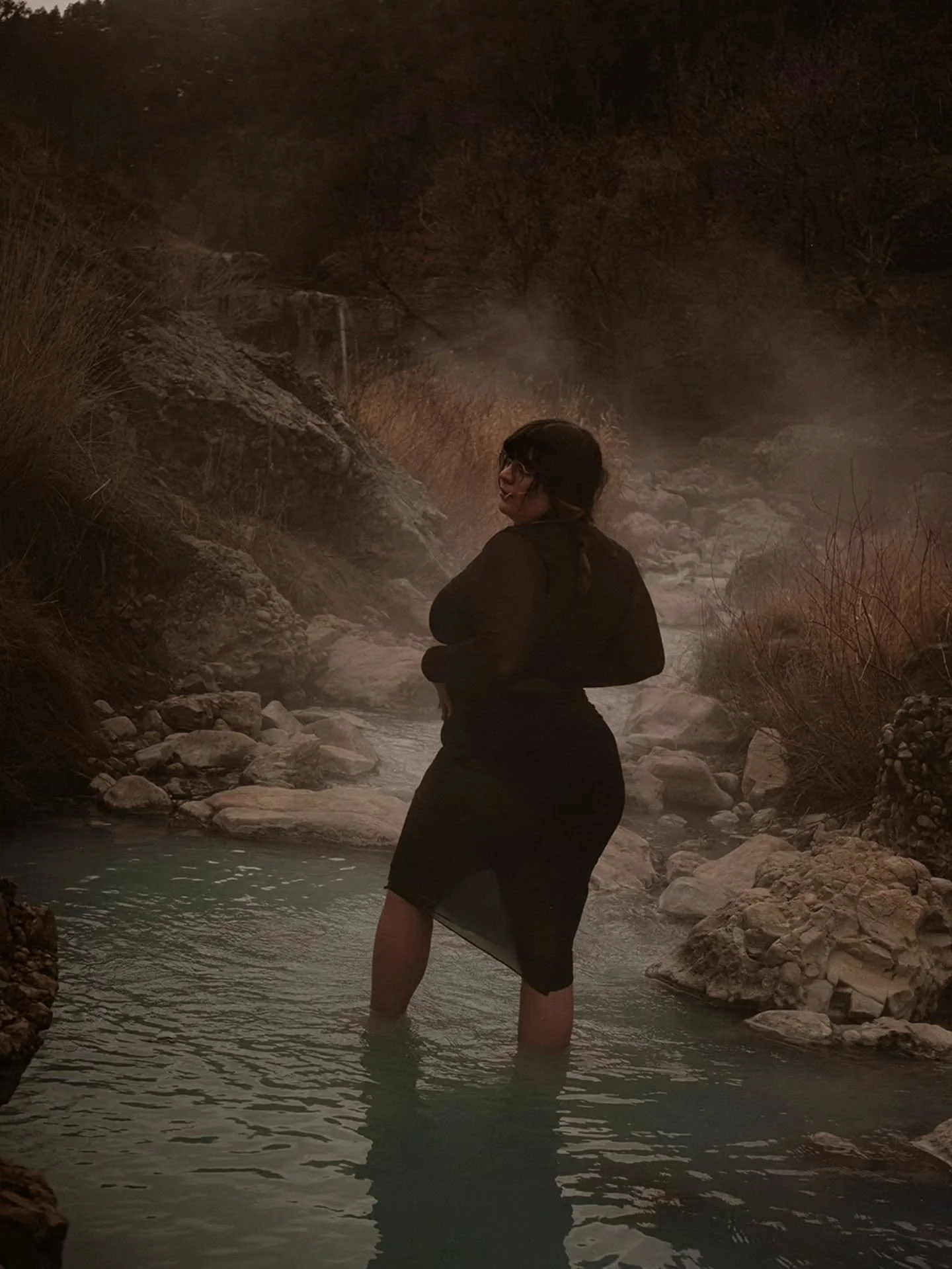 March self portraits!!!!! 

I'll be honest y'all, I took these after a 4 mile hike and taking pics of the girls I hiked with and I was so cold and gross 🤣🤣 these aren't my fave, but there's some bangers in here!! 

Are you taking self portraits thi