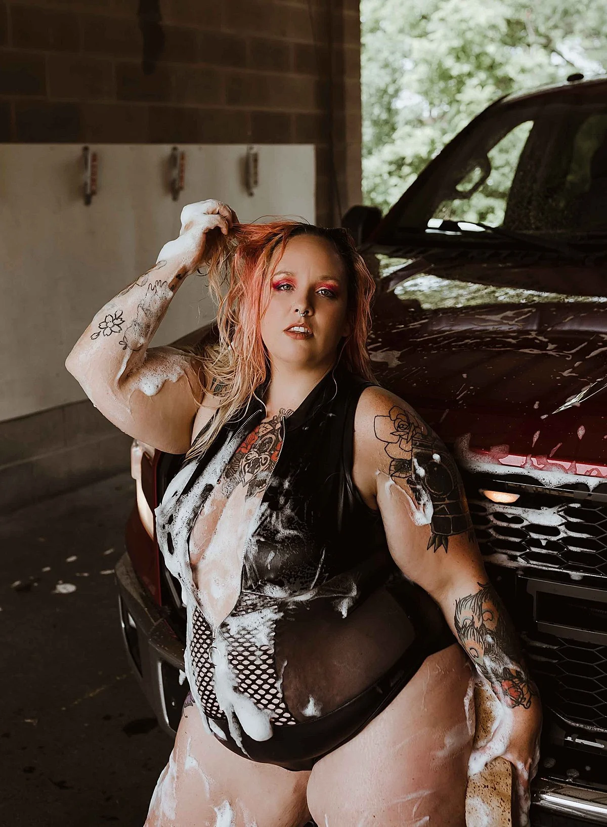 Fort+wayne+boudoir+photographer+spicy+carwash+shoot_0010.jpeg