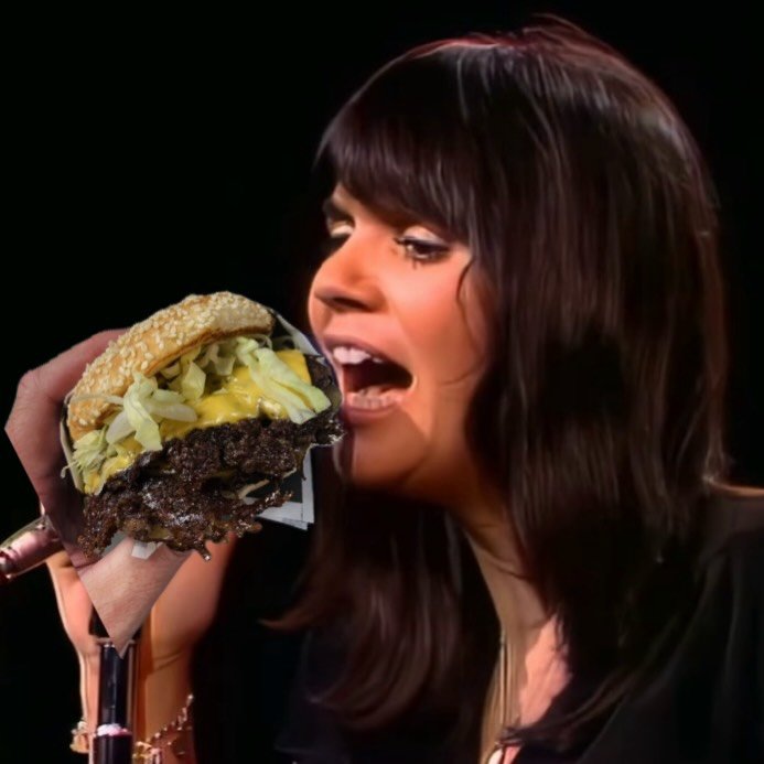 Rare photo of Linda Ronstadt developing her signature sound.
