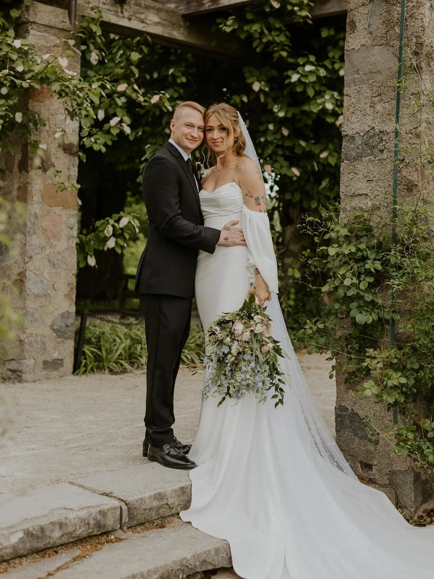 Arica and Jordan&rsquo;s wedding day was filled with so much love and emotion. 🥹✨

They shared the sweetest first look under the trees, said &ldquo;I do&rdquo; in an intimate ceremony with just 30 of their closest family and friends, and wrapped up 