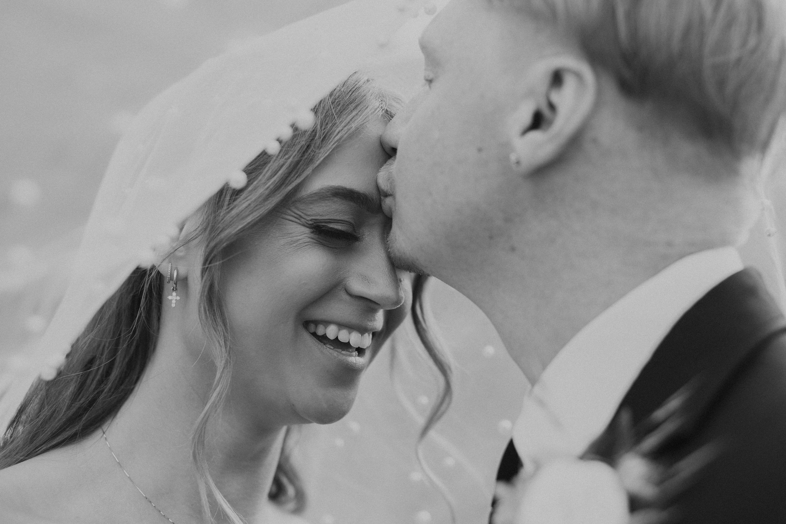 Garden of the Gods Elopement Photographer Guide (2026)