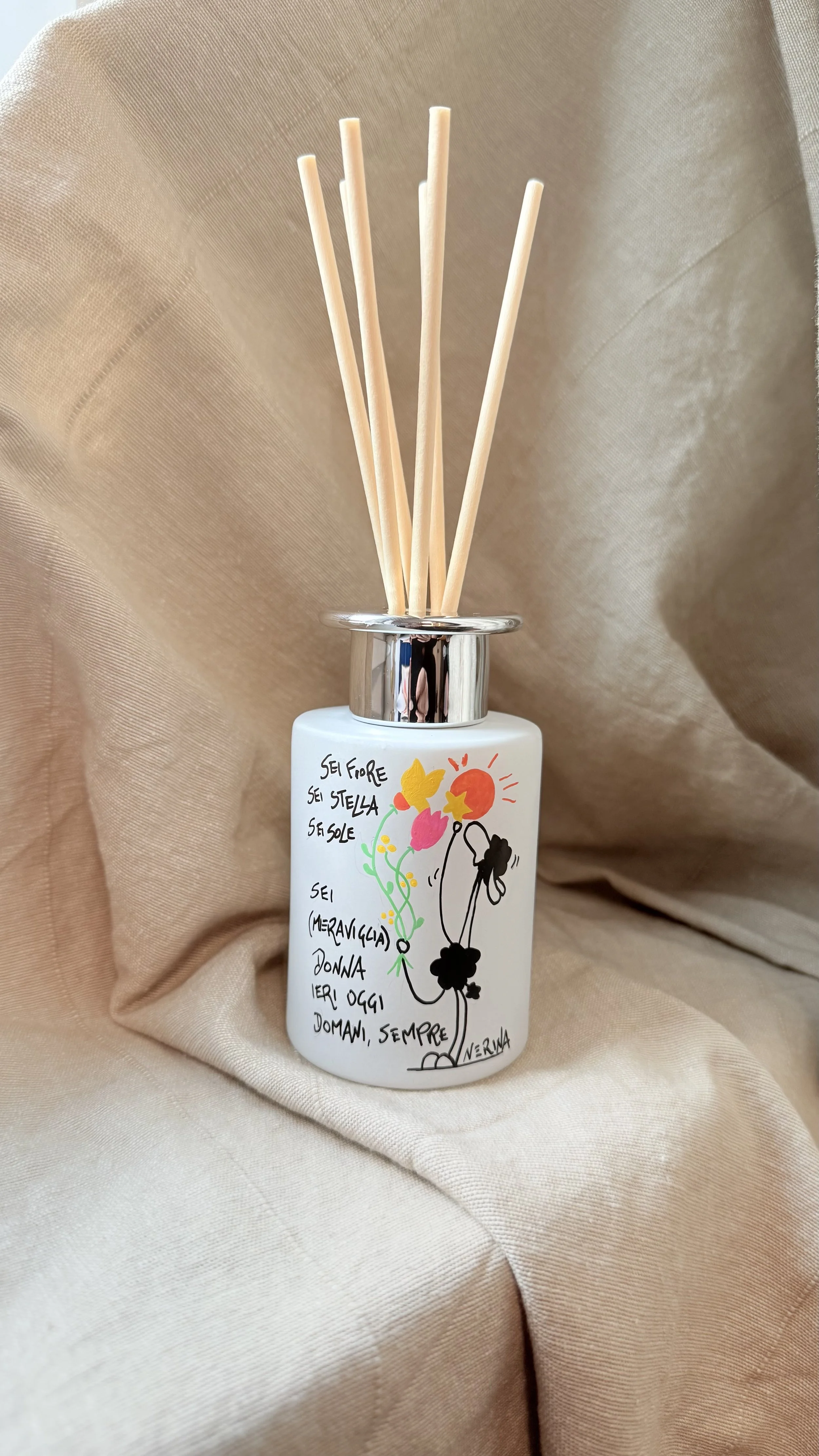 DIFFUSORE-PER-AMBIENTI-NERINAIR_SEI-MERAVIGLIA-mockup.jpeg
