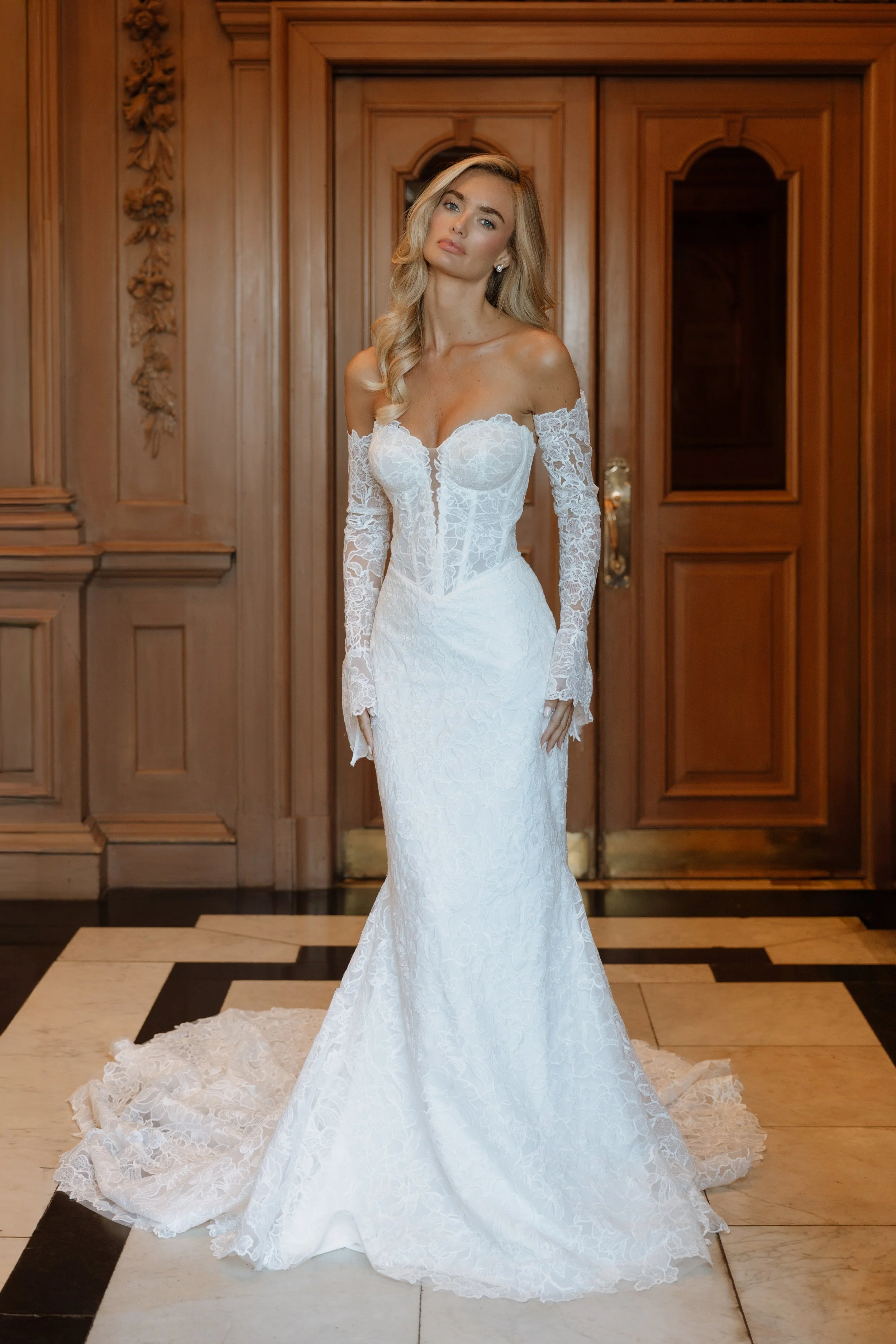 Pippa front with sleeves.jpg