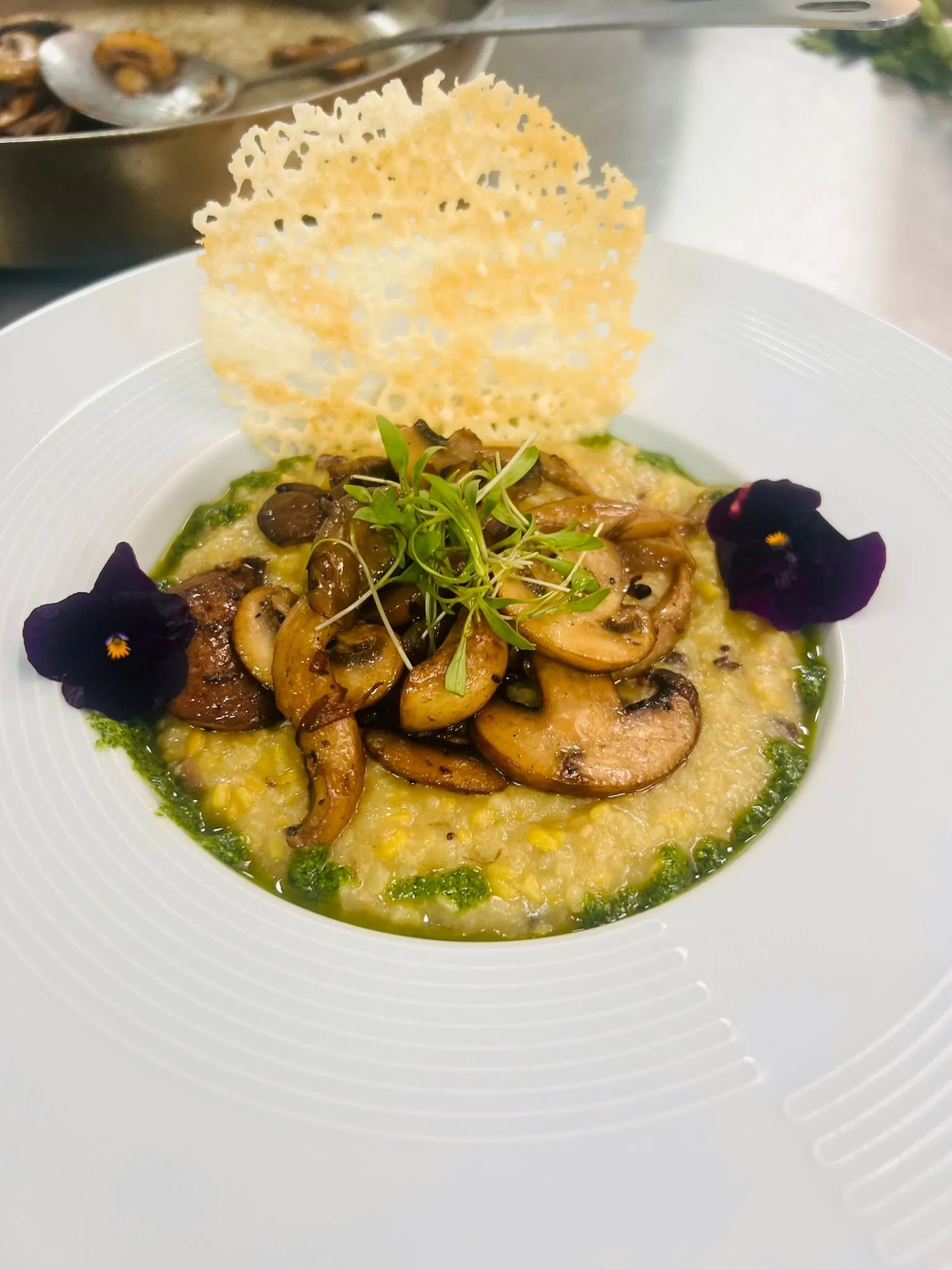 Kichdi champignons truffe curry street indien plated.JPG