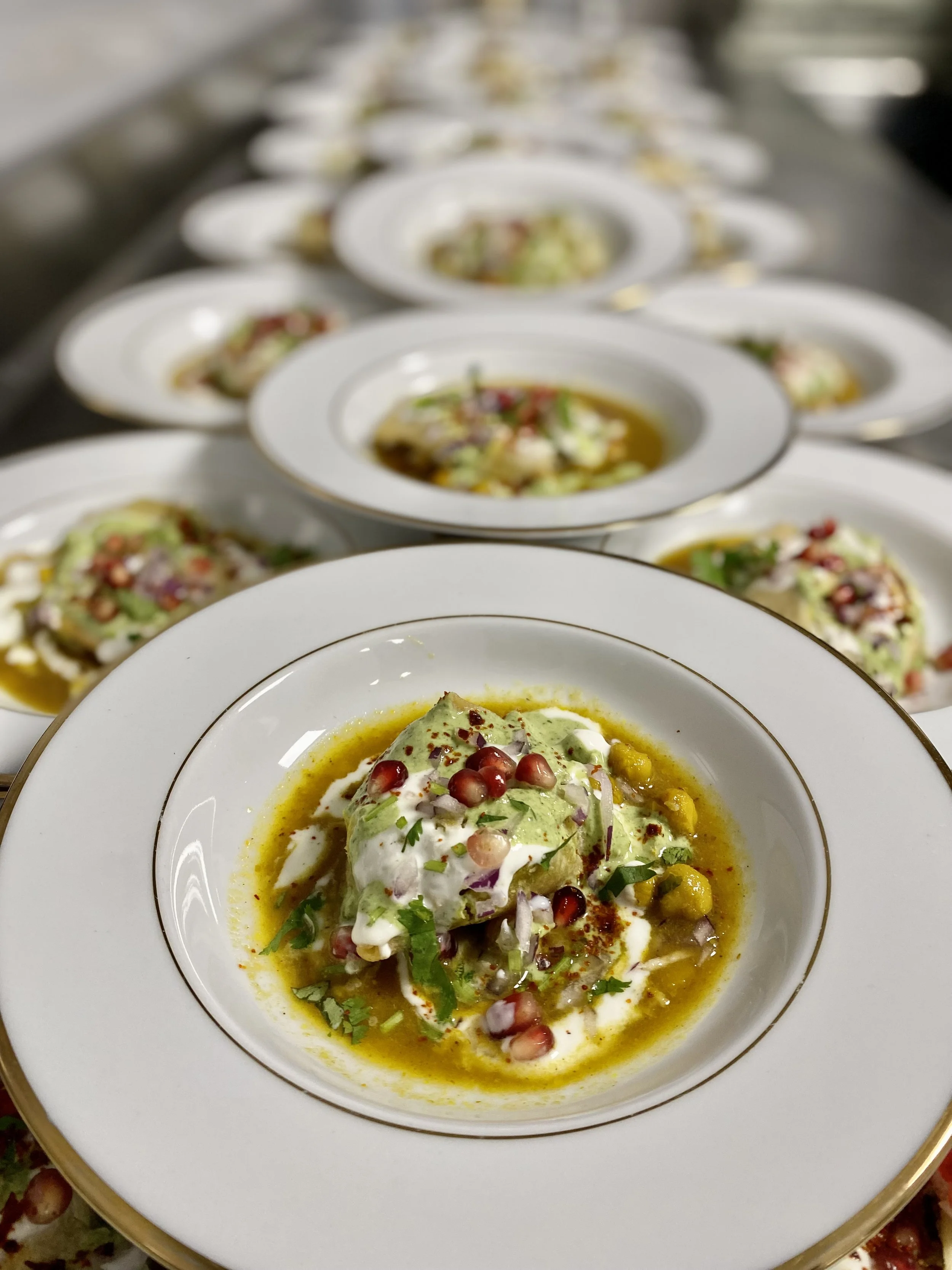 Samosa chaat à l'assiette