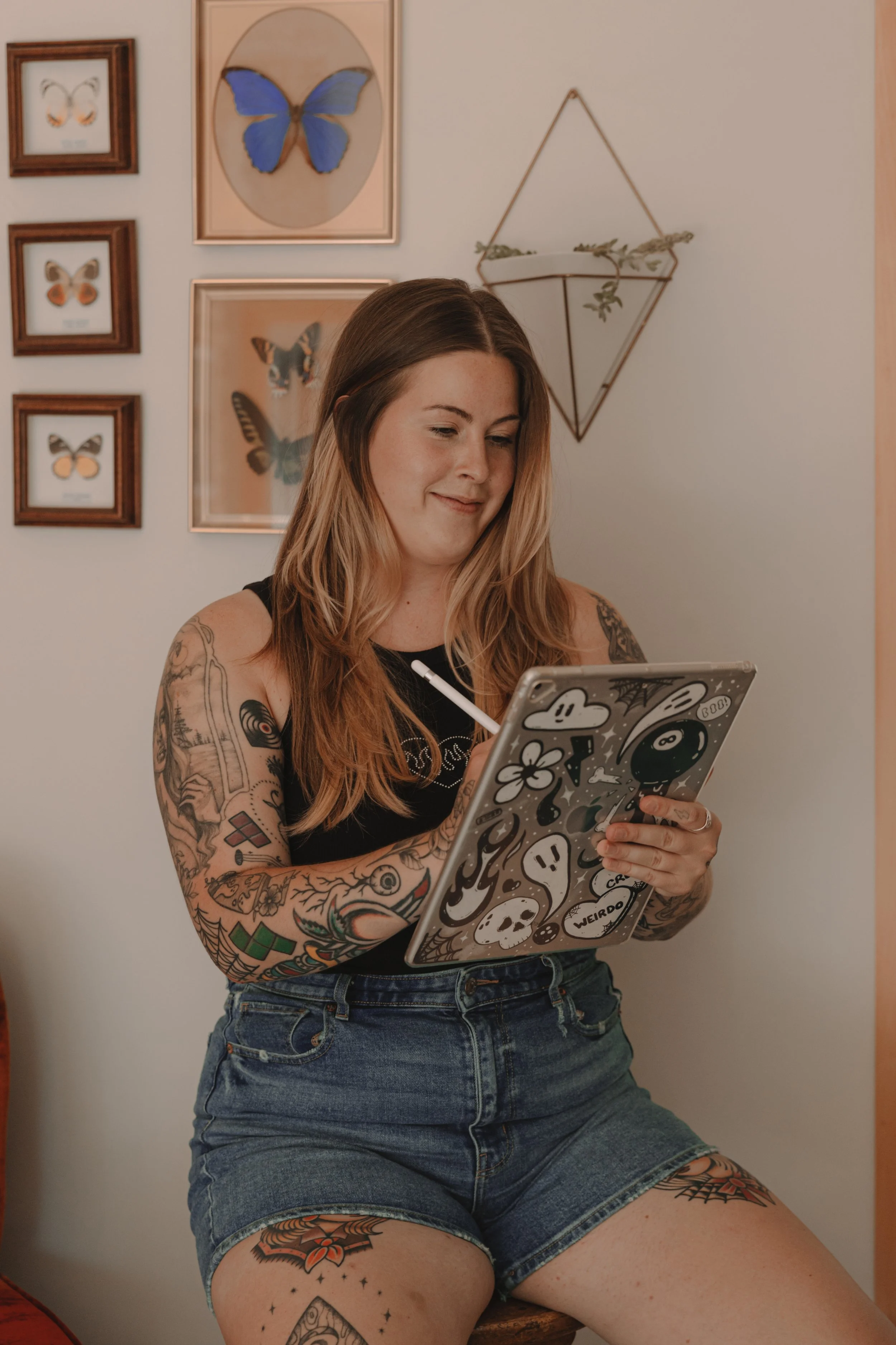 Is a Custom Hand-Drawn Logo a Bad Idea? What to Know About Illustrated Branding