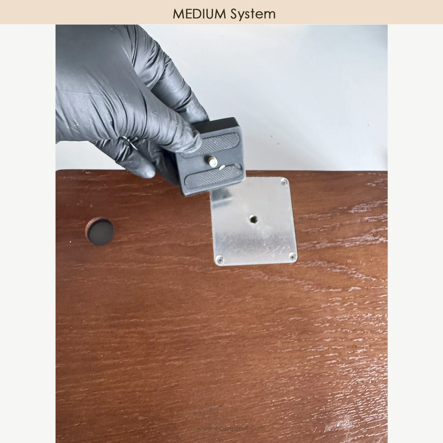 product+page+boxnpaint+Medium system tripod mount.jpg