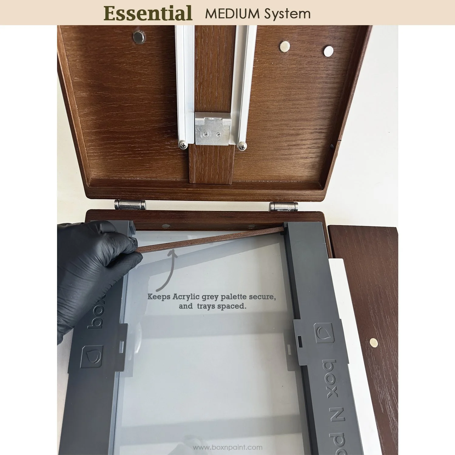 product+page+boxnpaint+pochade+medium+essential magnetic bar to keep STORAGES.jpg