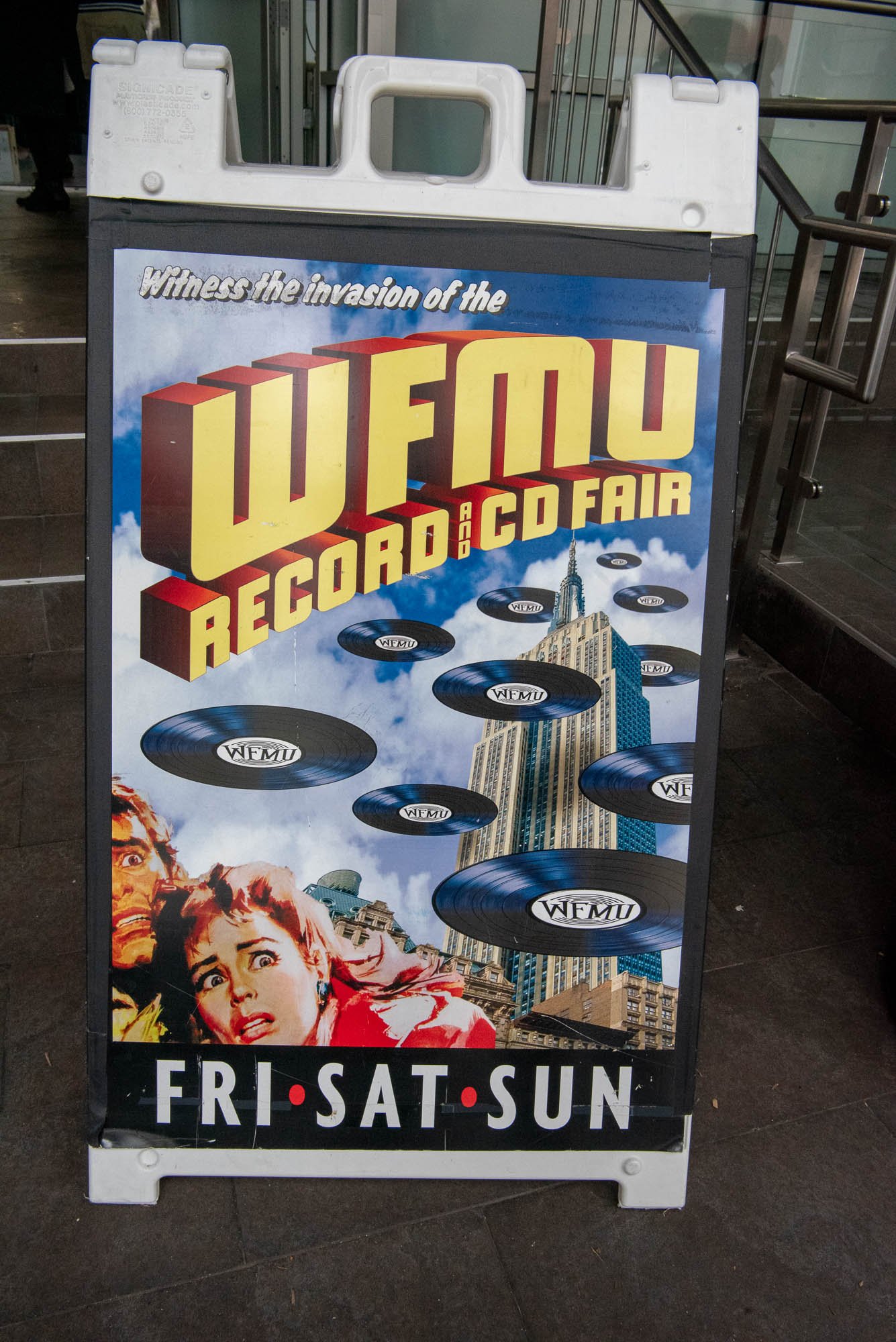 Vinyl destination! WFMU record fair draws thousands to Greenpoint •  Brooklyn Paper