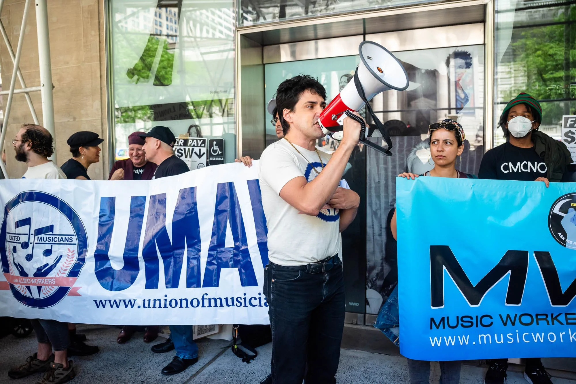 Joey La Neve DeFrancesco addresses the Fair Pay at SXSW Rally
