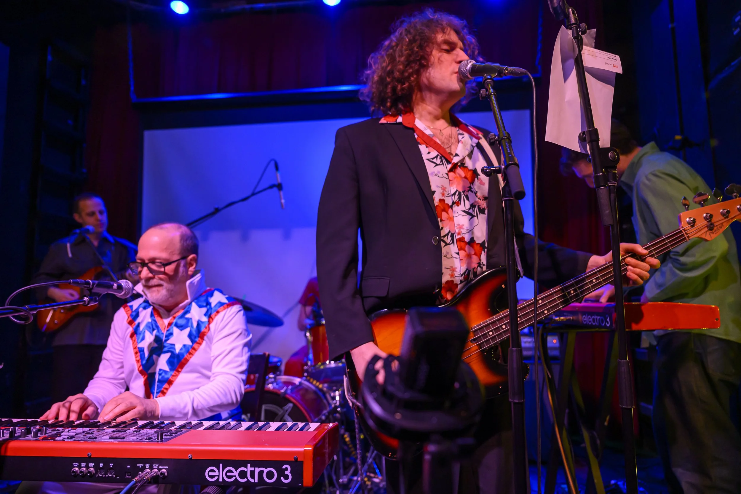 Jon Benjamin &amp; The Jazz Daredevil Band covers "The Boys Are Back in Town" at Union Pool