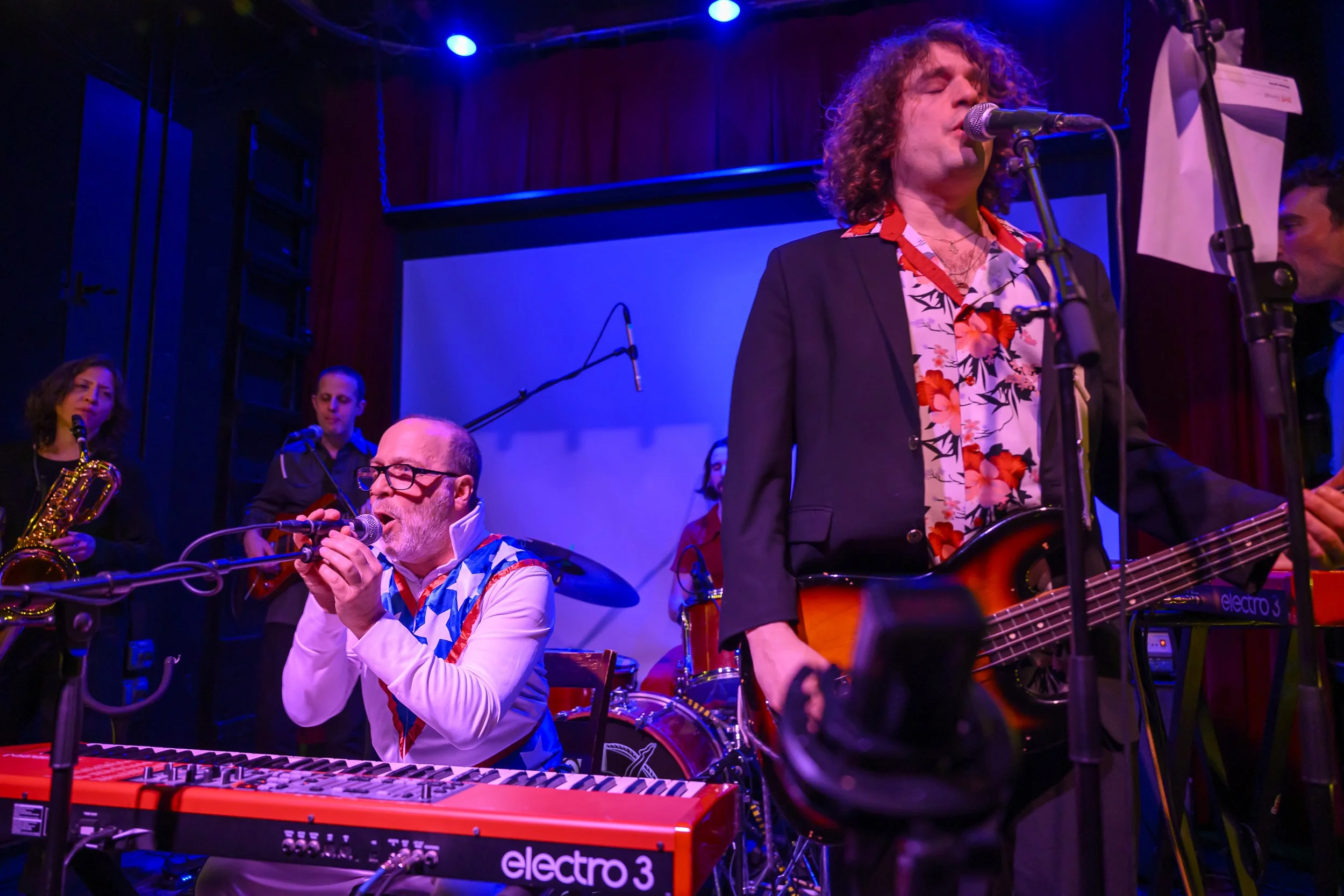 Jon Benjamin &amp; The Jazz Daredevil Band covers "The Boys Are Back in Town" at Union Pool