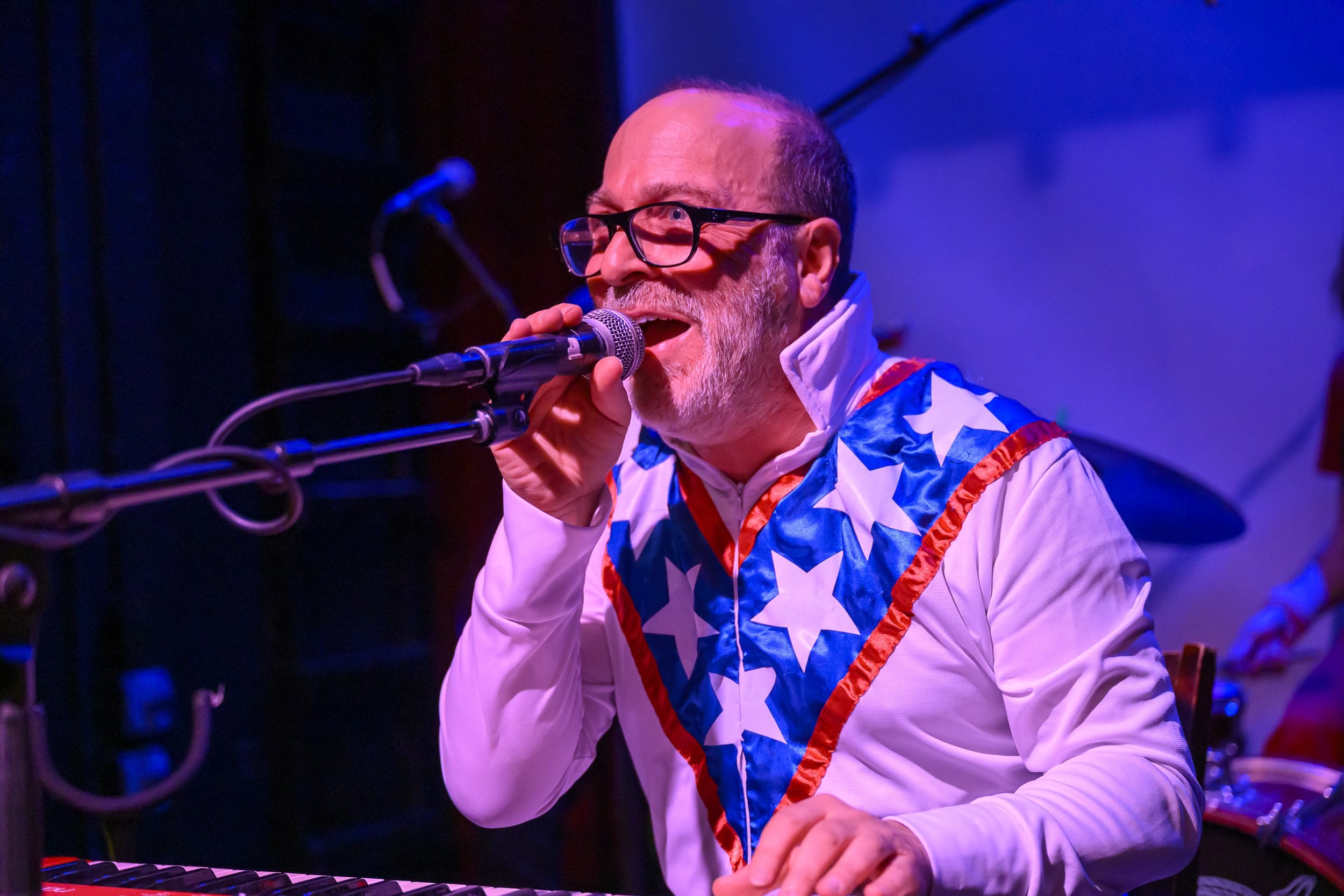 Jon Benjamin &amp; The Jazz Daredevil Band covers "The Boys Are Back in Town" at Union Pool