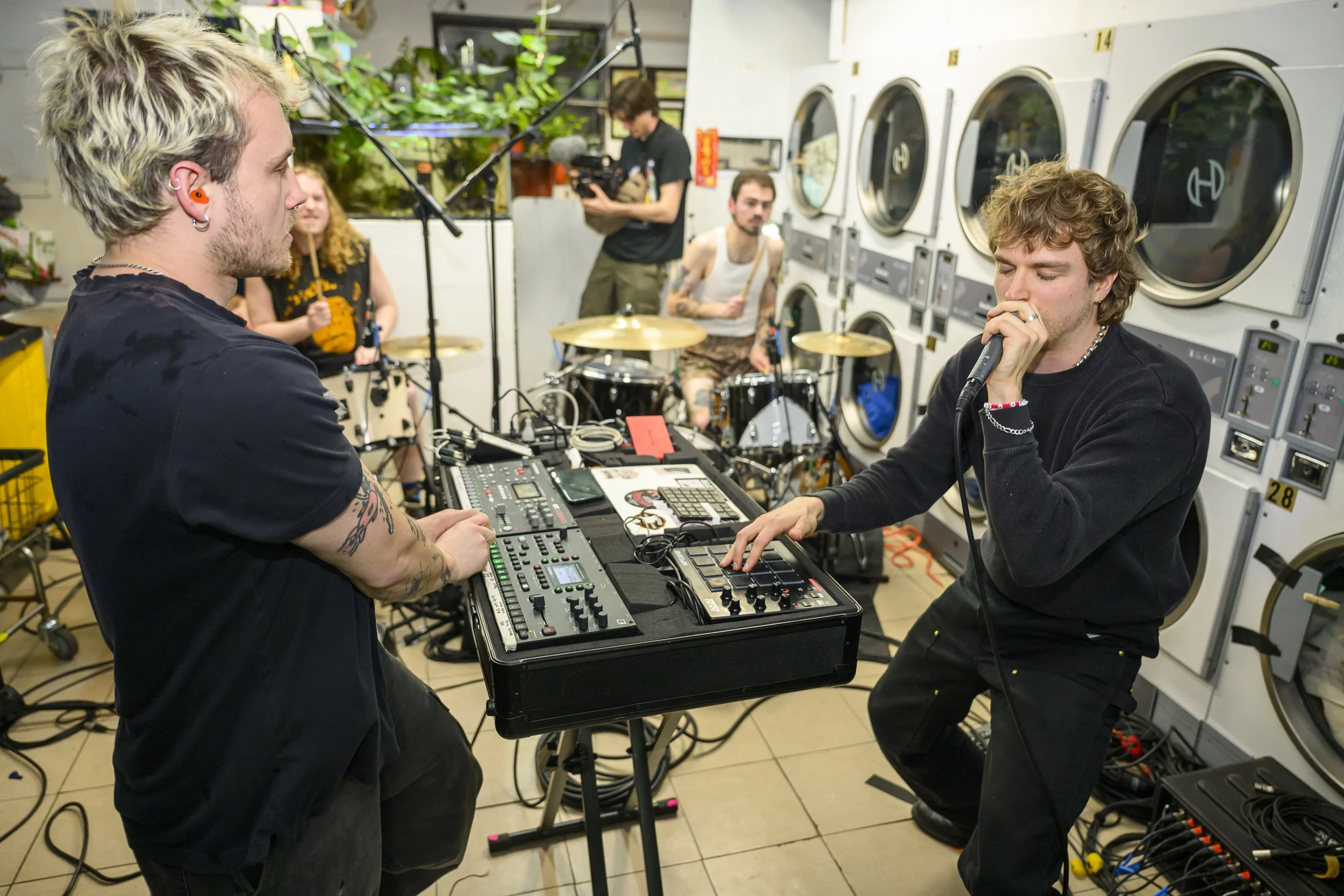 Lip Critic at Yong Xin Tan Laundromat
