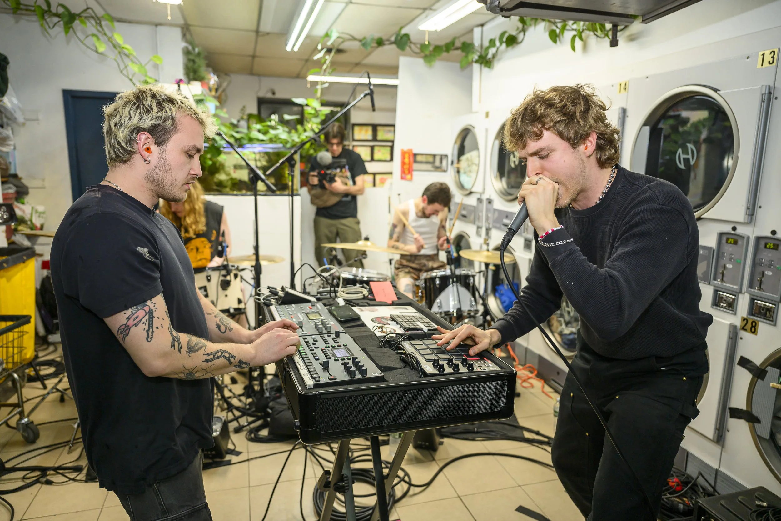Lip Critic at Yong Xin Tan Laundromat