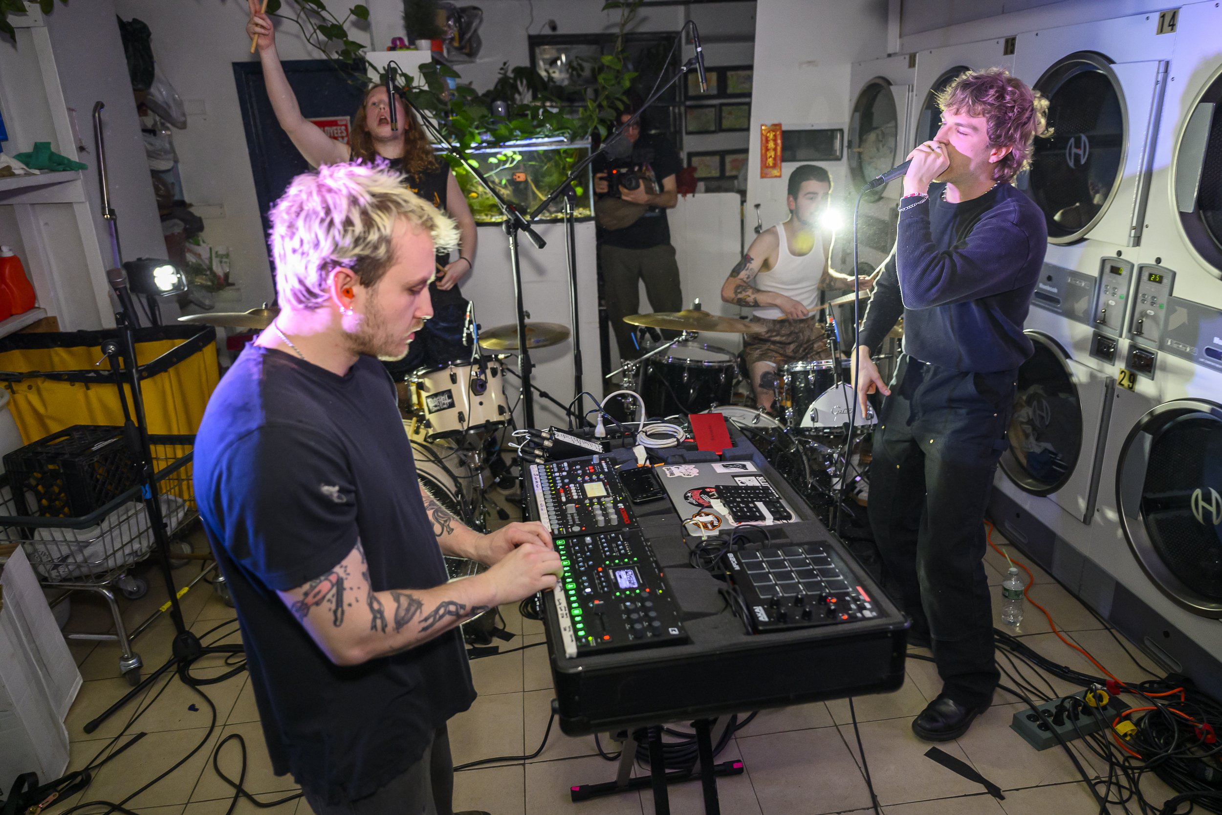 Lip Critic at Yong Xin Tan Laundromat