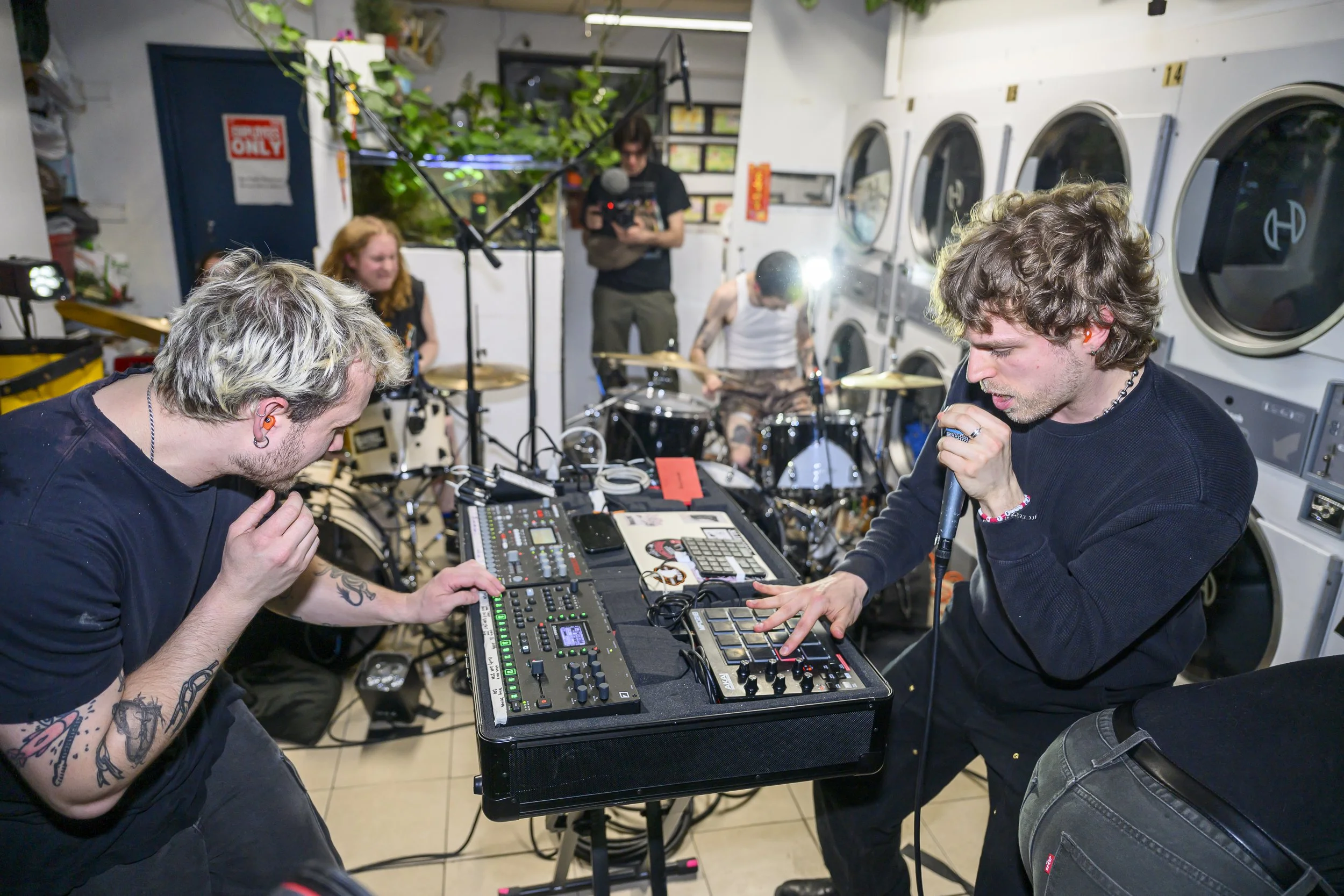 Lip Critic at Yong Xin Tan Laundromat