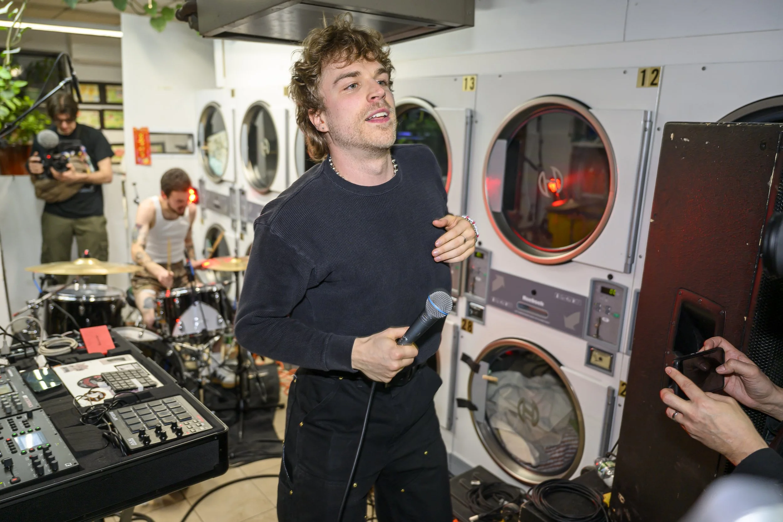 Lip Critic at Yong Xin Tan Laundromat