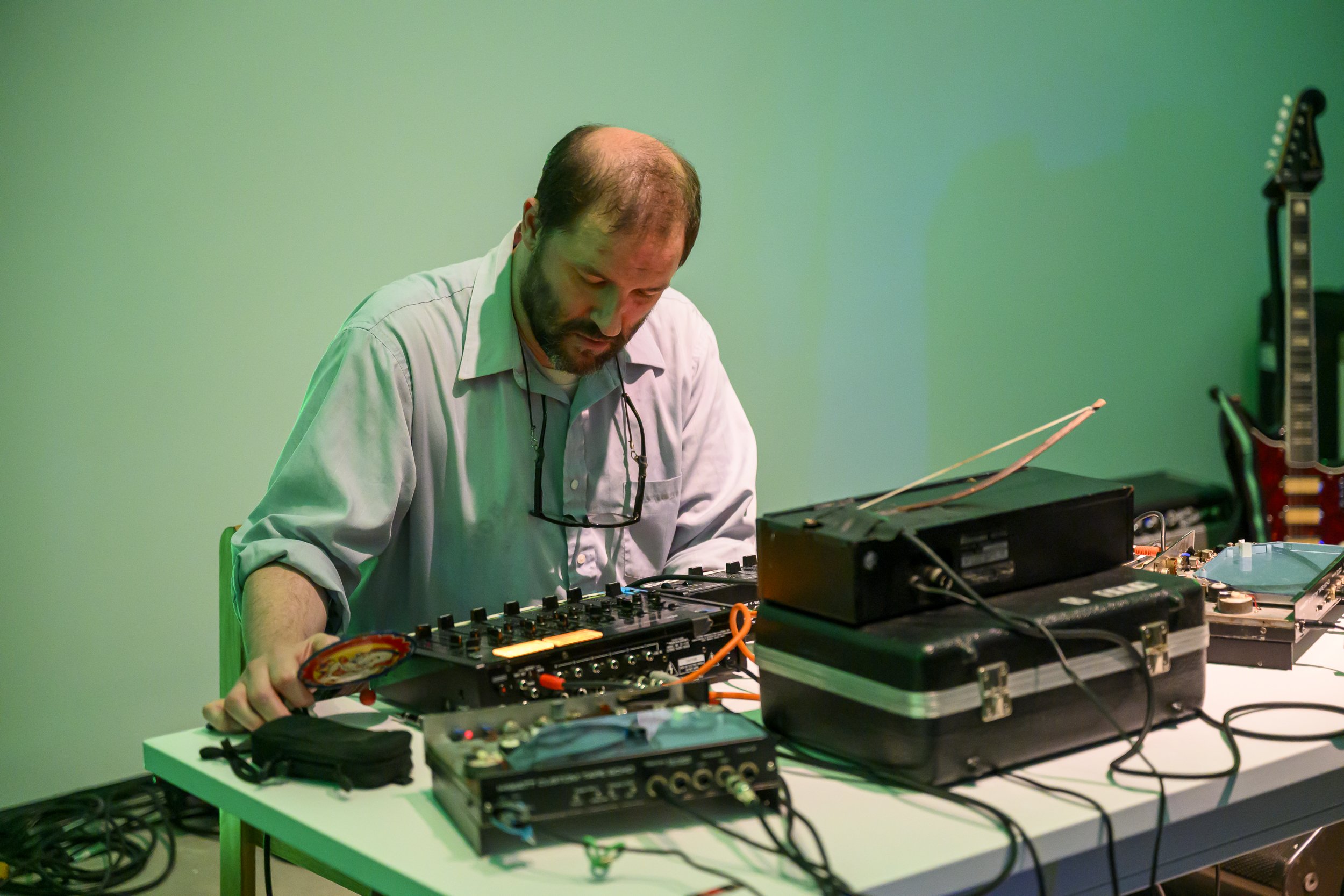Aaron Dilloway at Amant