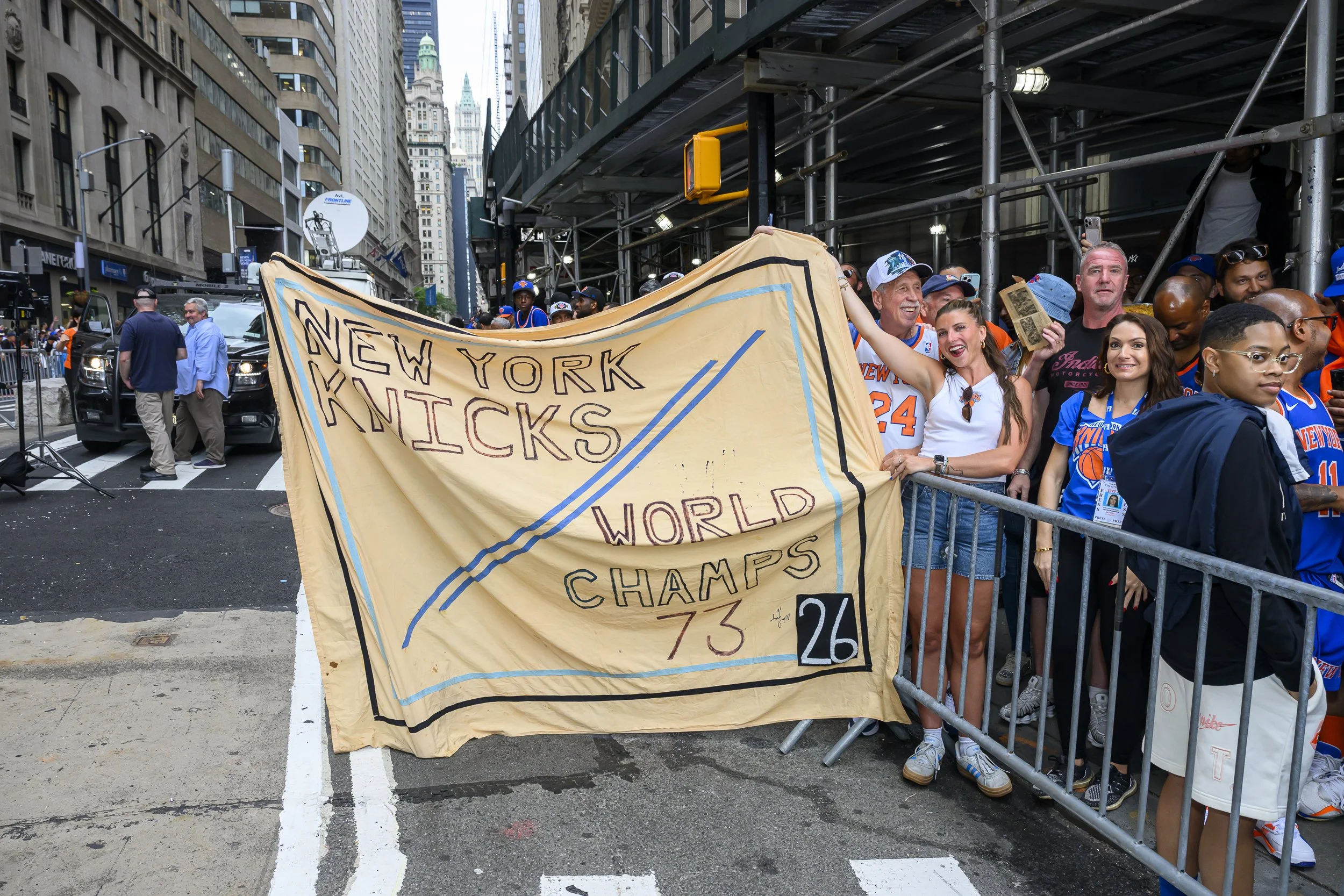 New-York-Knicks-championship-parade-by-Edwina-Hay-1368.jpg