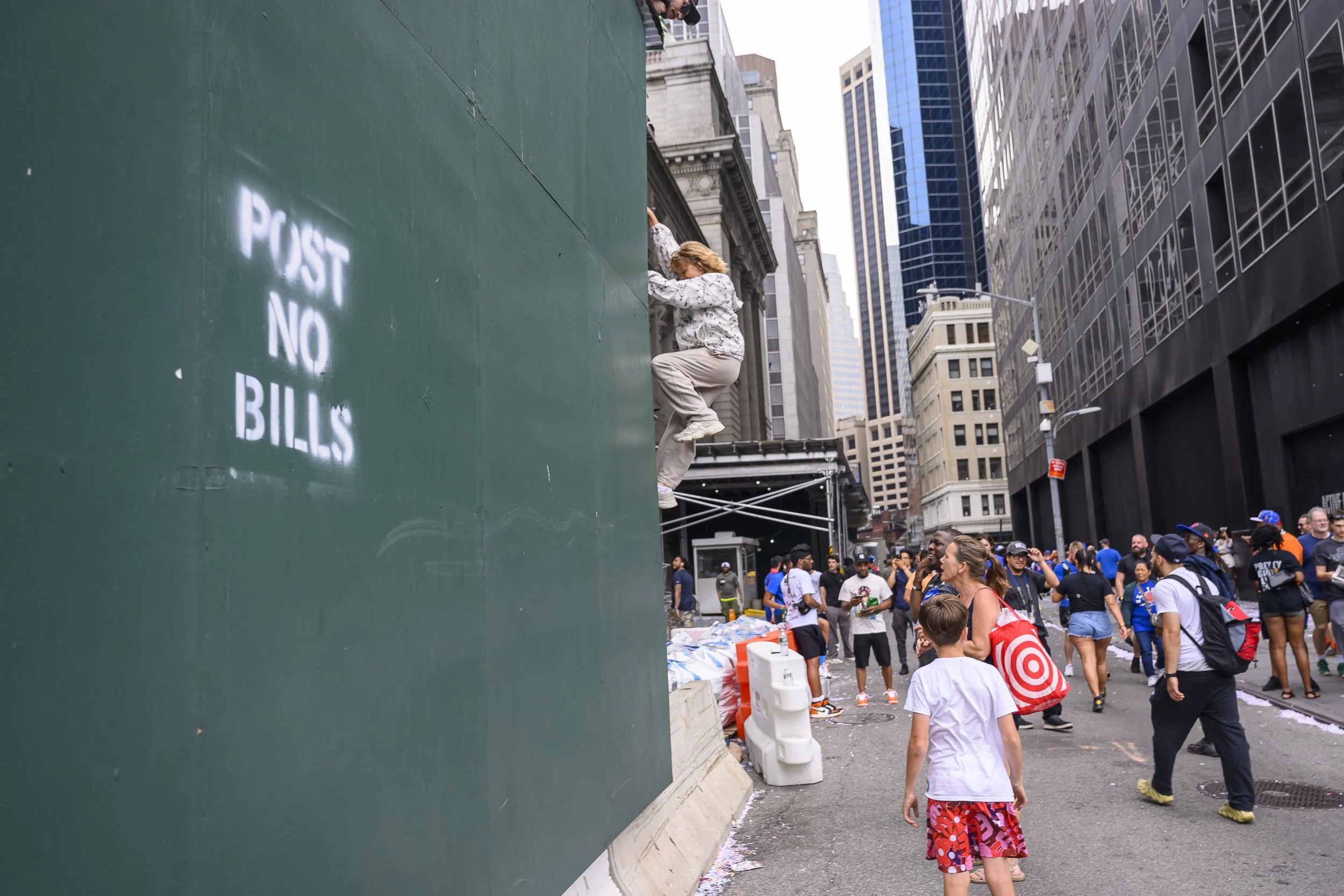 New-York-Knicks-Championship-Parade-by-Edwina-Hay-1419.jpg
