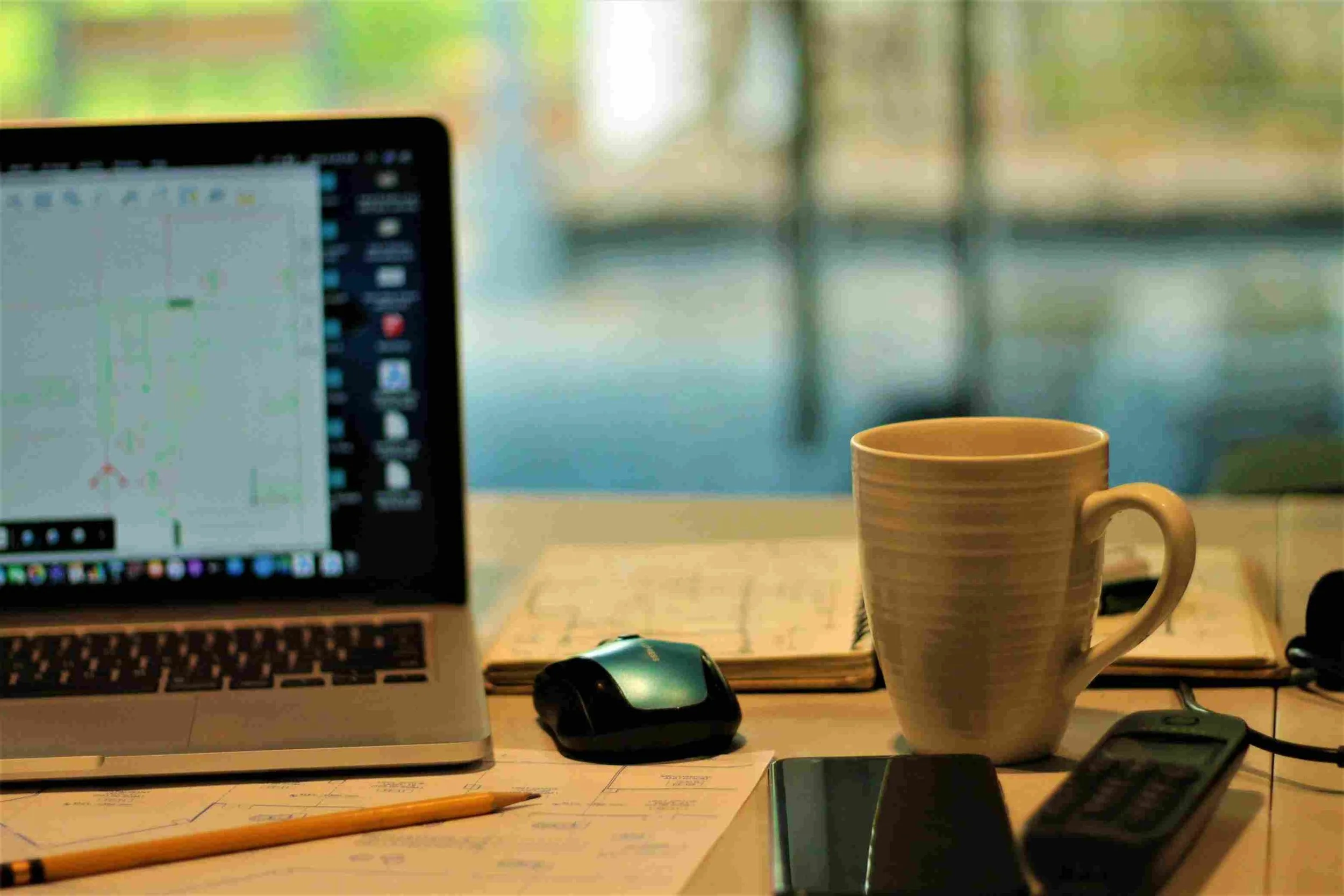 accountant providing business tax preparation Los Angeles for small business owners and tax compliance