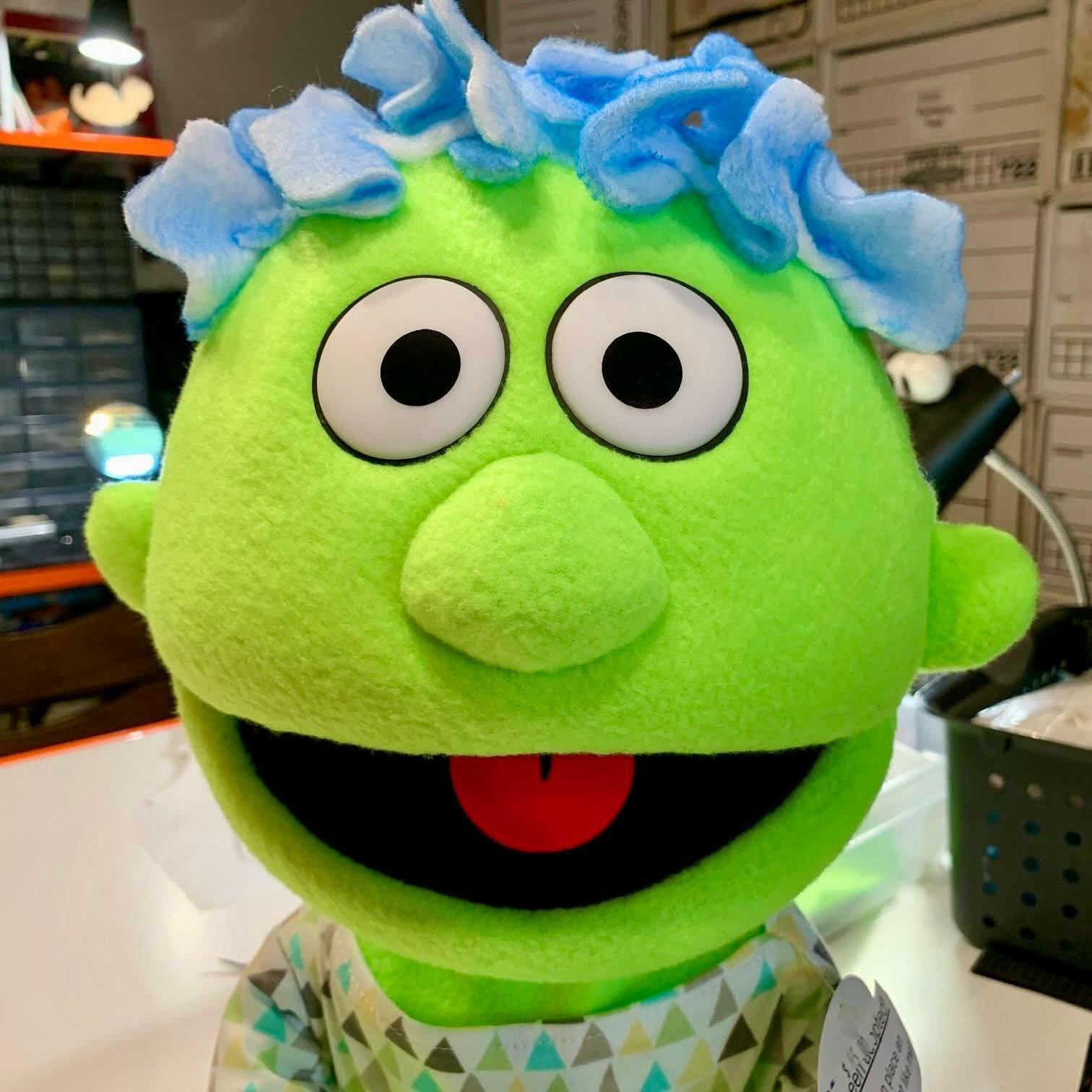 Happy Monday! ☀️ 

A new week is here, and we&rsquo;d love to pray for you. How can we be praying for you this week? Share your prayer requests below or send us a message&mdash;we&rsquo;re honored to lift you up in prayer.

#OneWay2 #puppet #puppetry