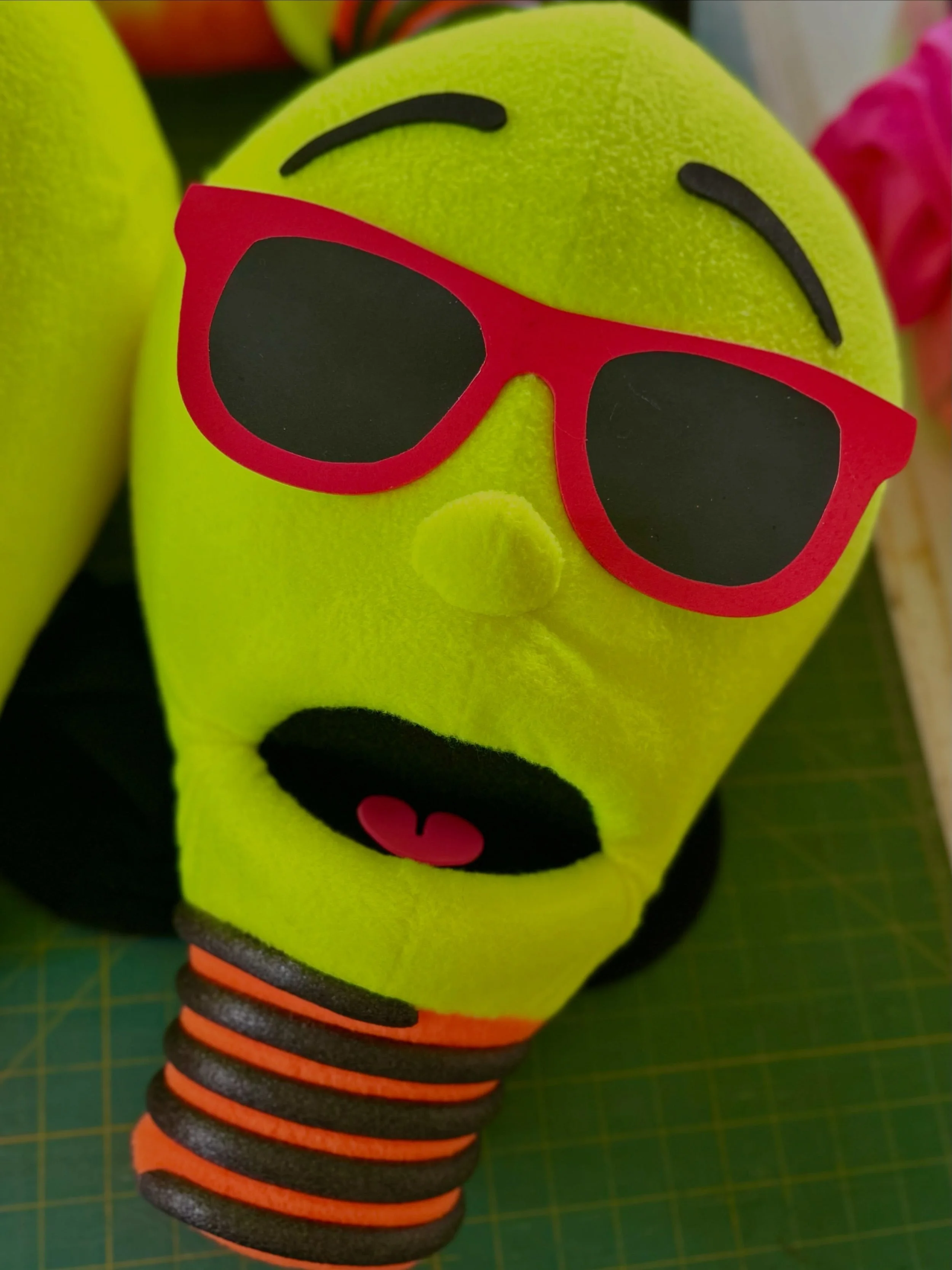 Happy Monday! ☀️ 

Before we dive into the week, what&rsquo;s one BRIGHT moment from your weekend? Big or small, we&rsquo;d love to hear about it! 😊💡

#OneWay2 #puppet #puppetry #blacklight #monday